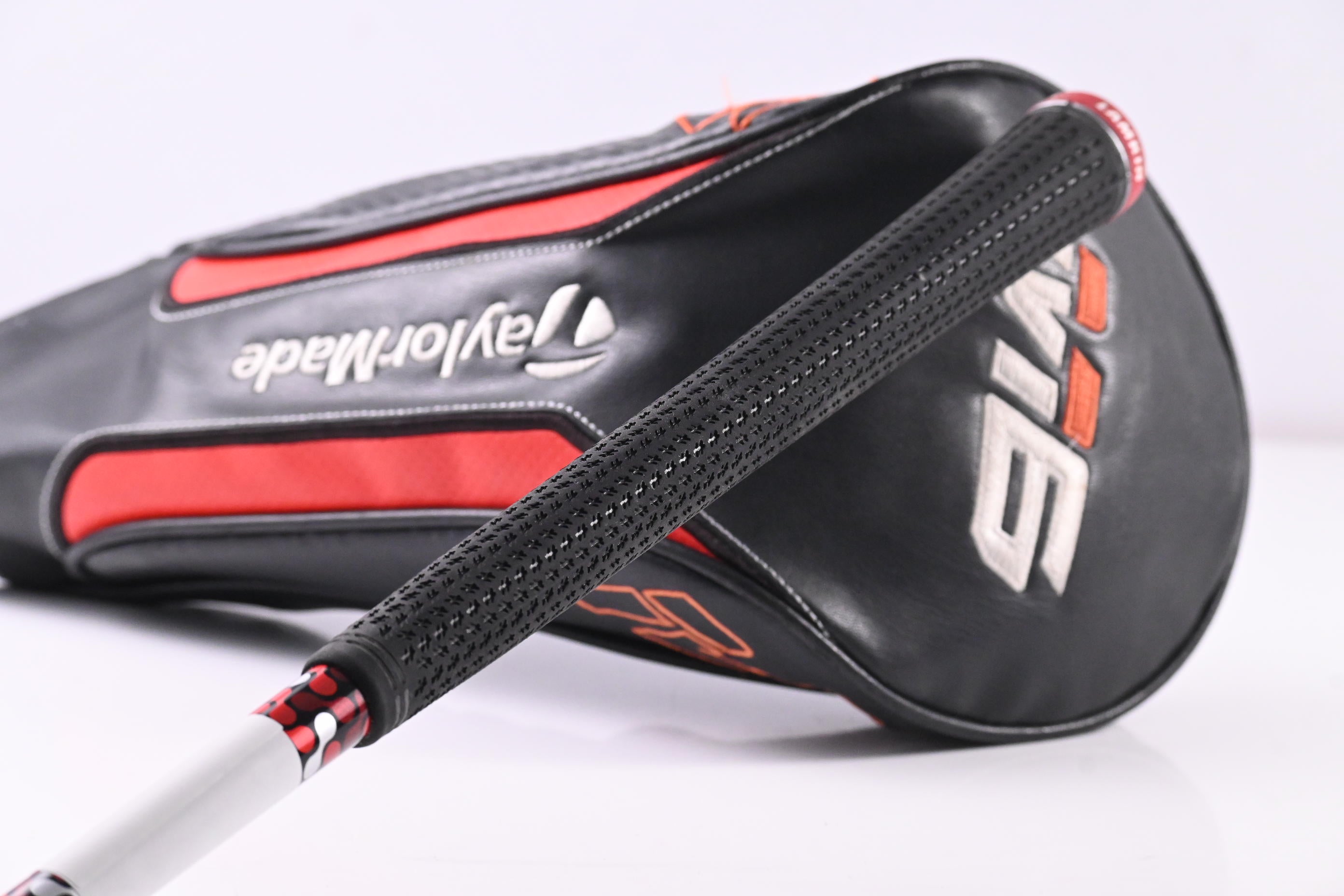 Taylormade M6 Driver / 10.5 Degree / Stiff Flex Fujikura Atmos Red 5 Shaft