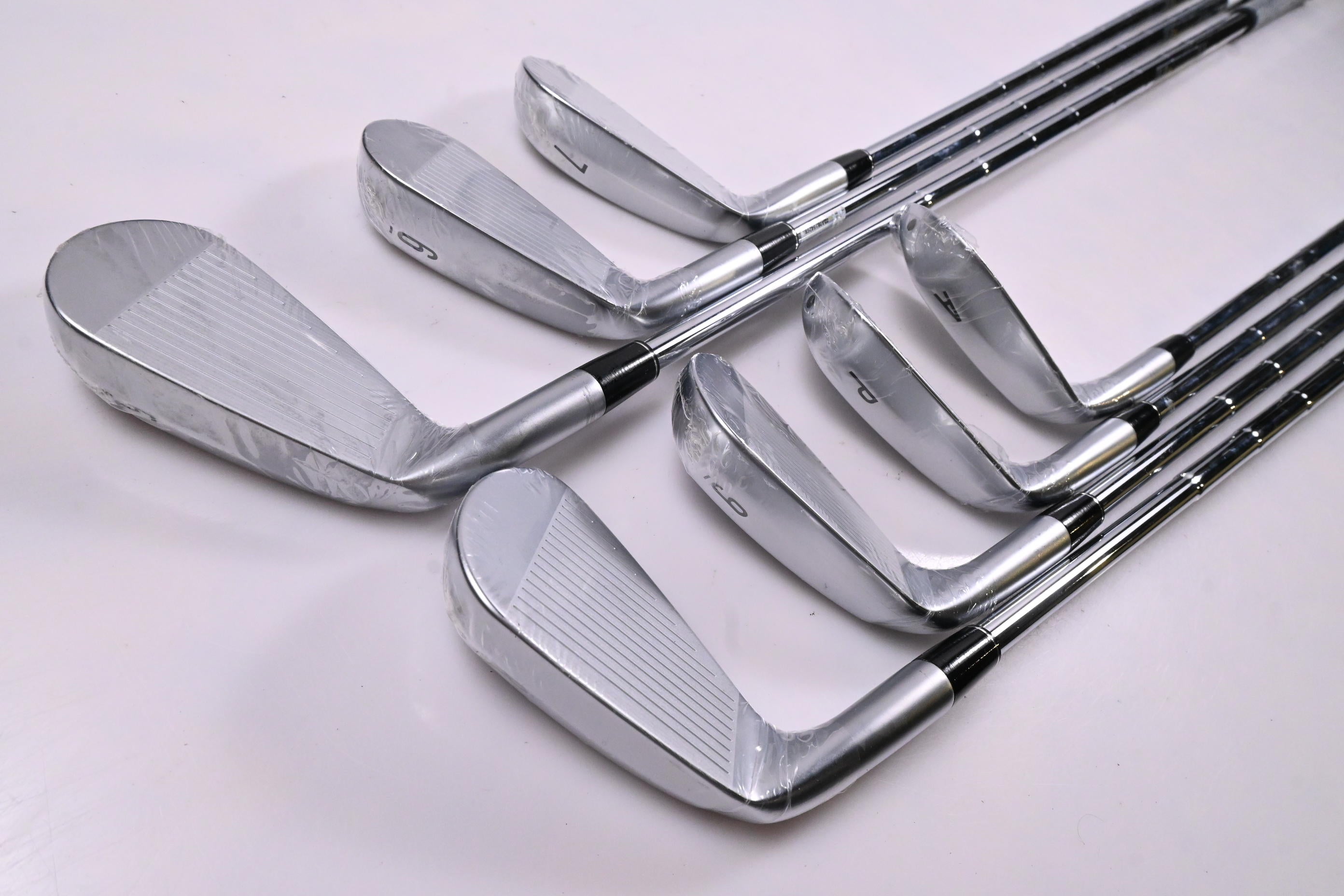 Srixon ZXI4 Irons / 5-PW+GW / Stiff Flex Dynamic Gold Mid 115 S300 Shafts