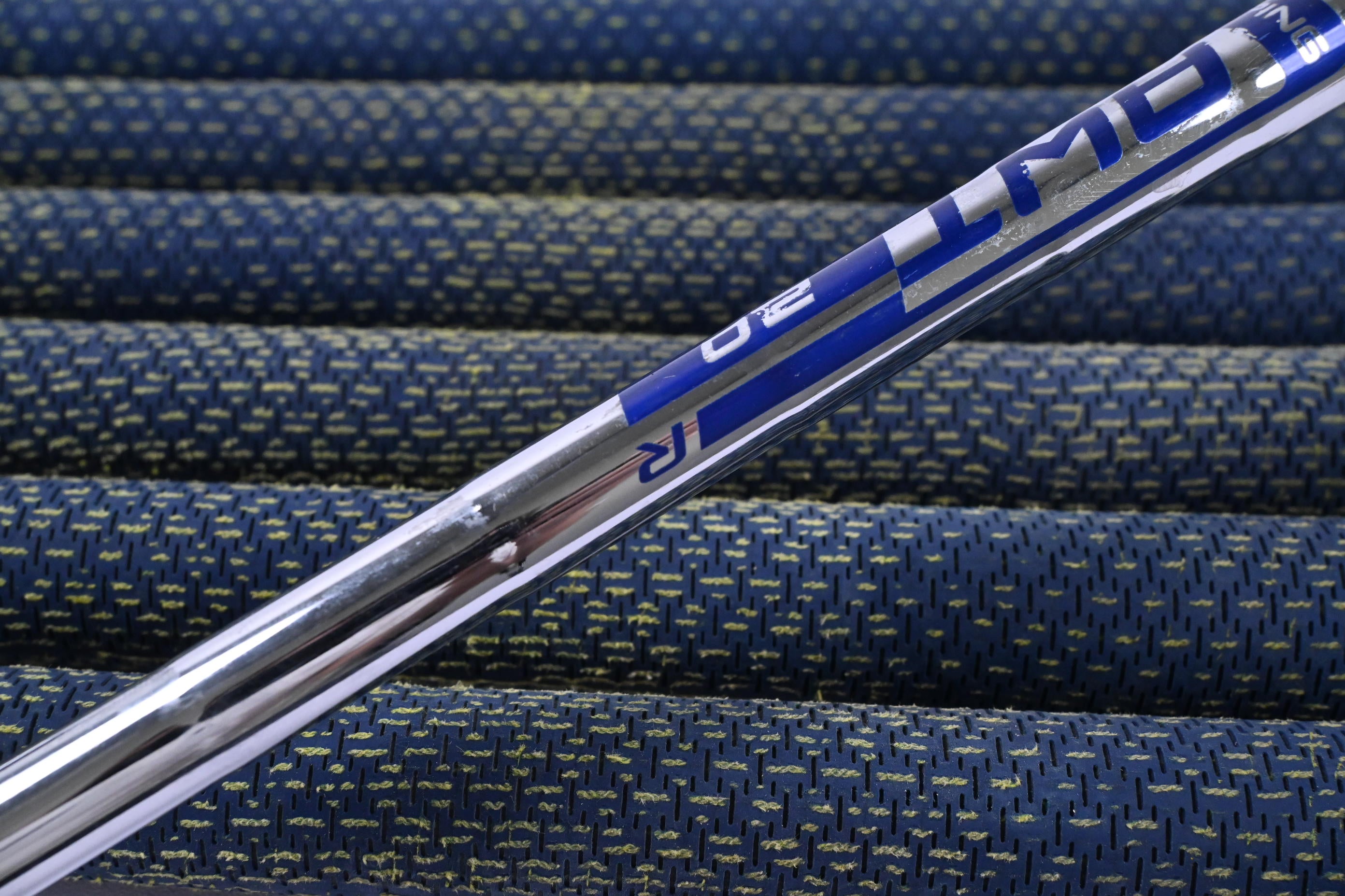 Ping G400 Irons / 4-PW / Red Dot / Regular Flex Ping AWT 2.0 Shafts