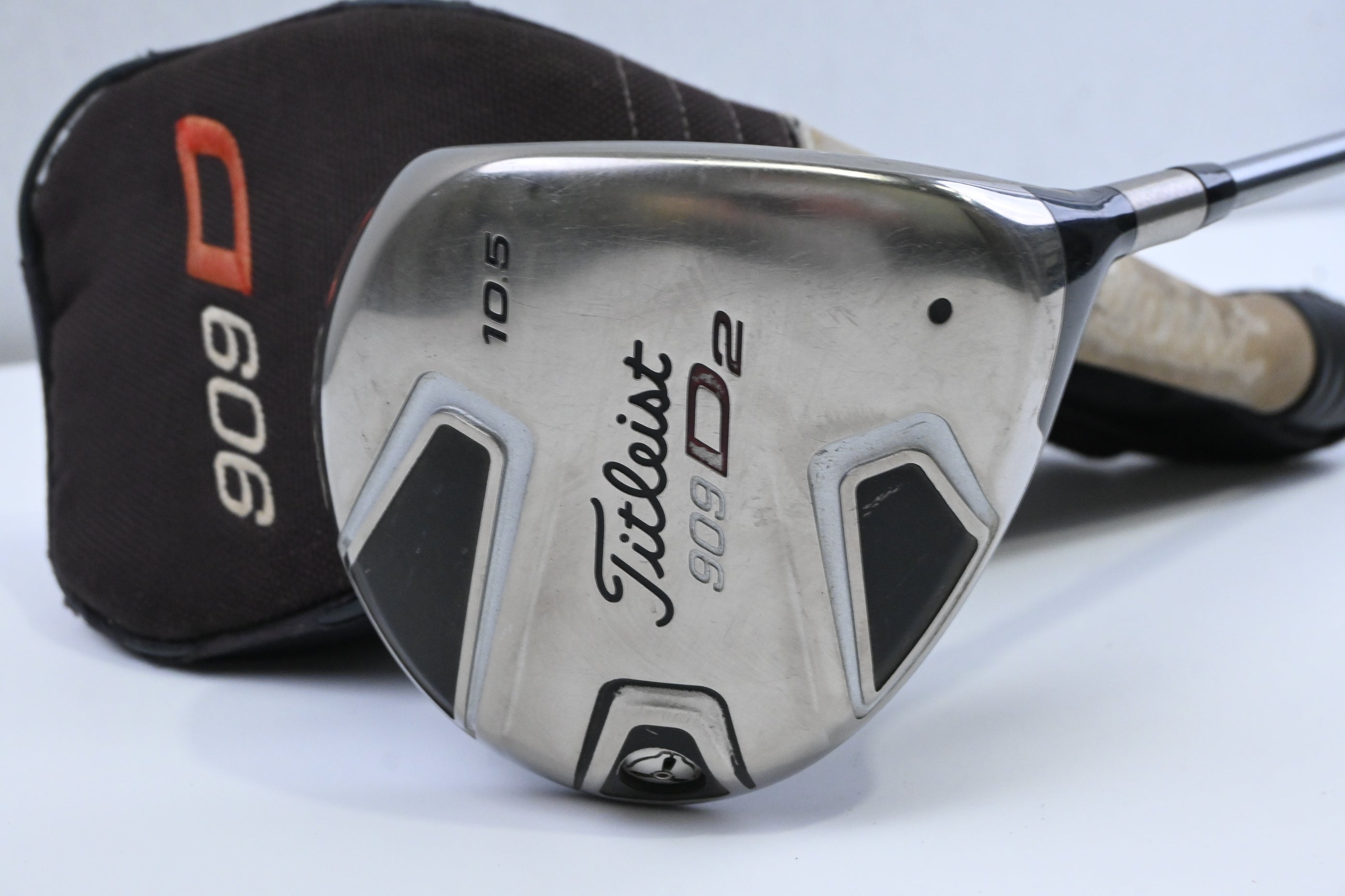 Titleist 909 D2 Driver / 10.5 Degree / Regular Flex Diamana 65 Shaft