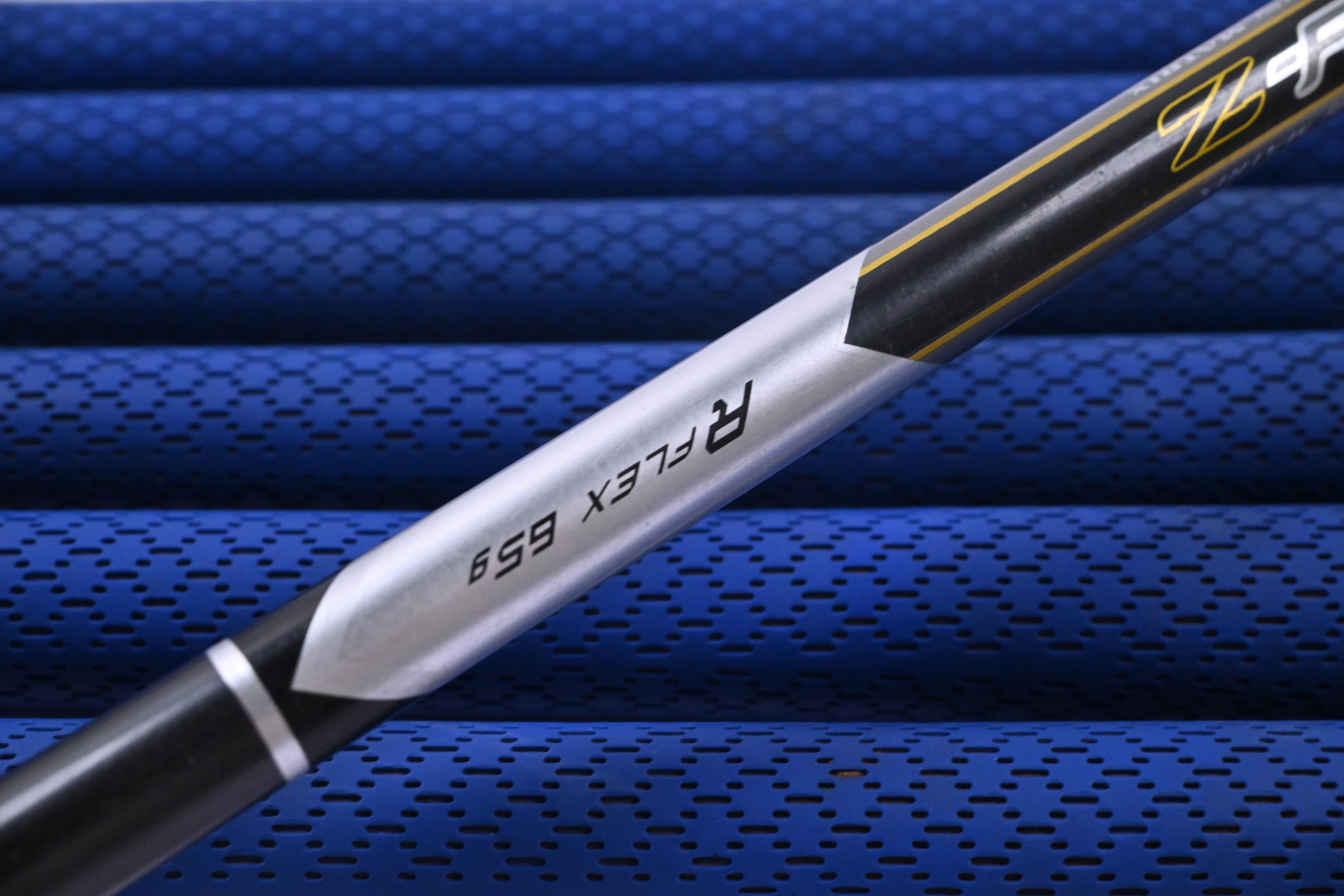 Left Hand Cobra Fly-Z Irons / 5-PW+GW / Regular Flex Cobra Fly-Z Shafts
