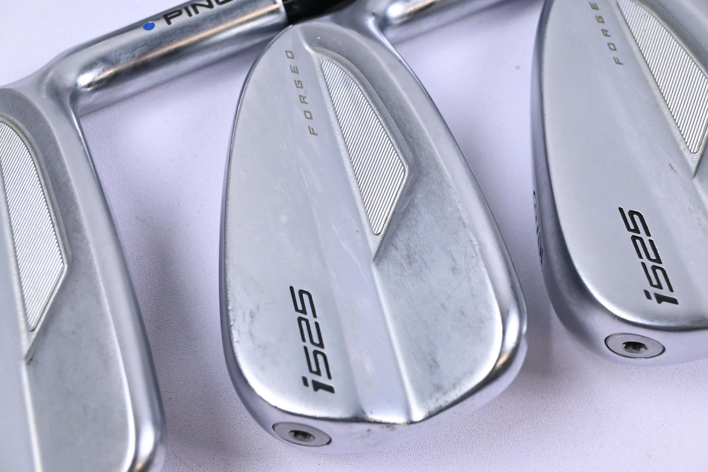 Ping i525 Irons / 4-PW / Blue Dot / Stiff Flex Dynamic Gold S300 Shafts
