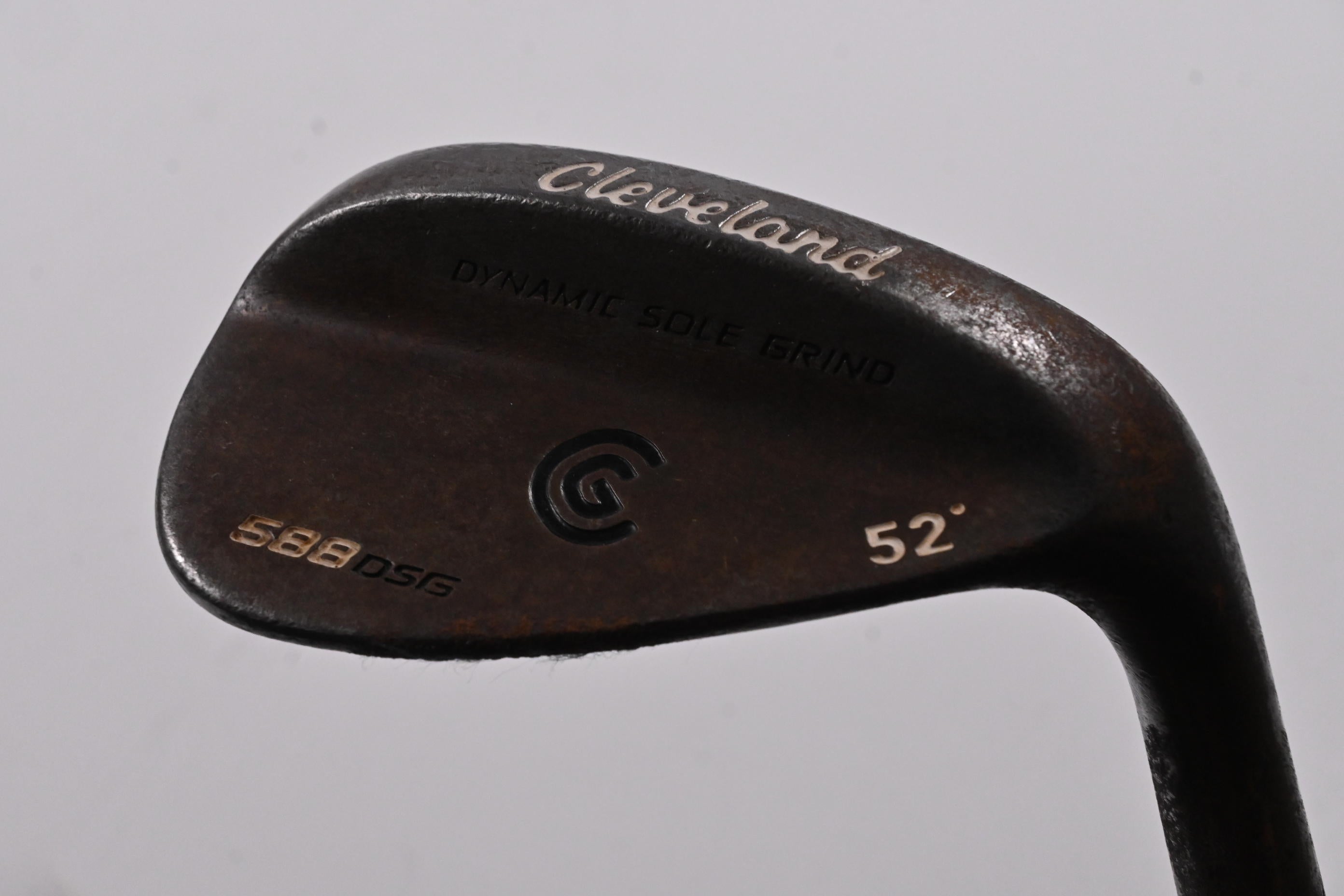 Cleveland 588 DSG Gap Wedge / 52 Degree / Wedge Flex Dynamic Gold Shaft