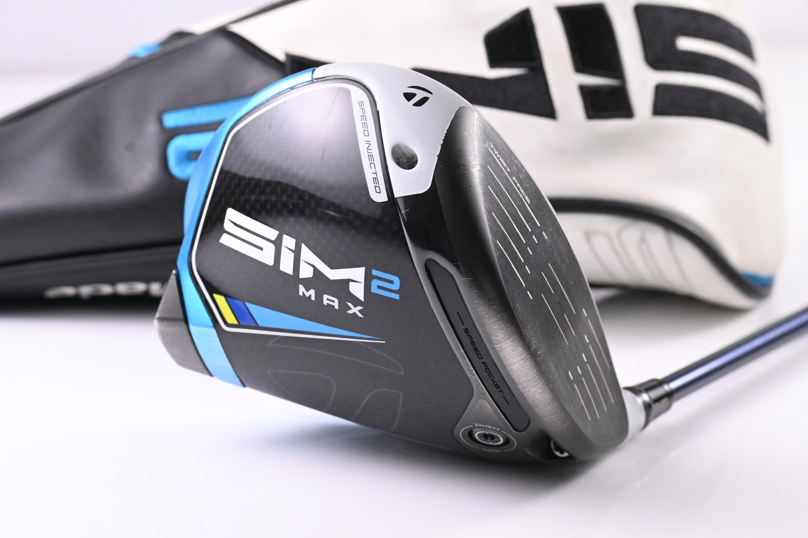 Taylormade SIM2 Max Driver / 10.5 Degree / Stiff Flex Fujikura Ventus Blue 5