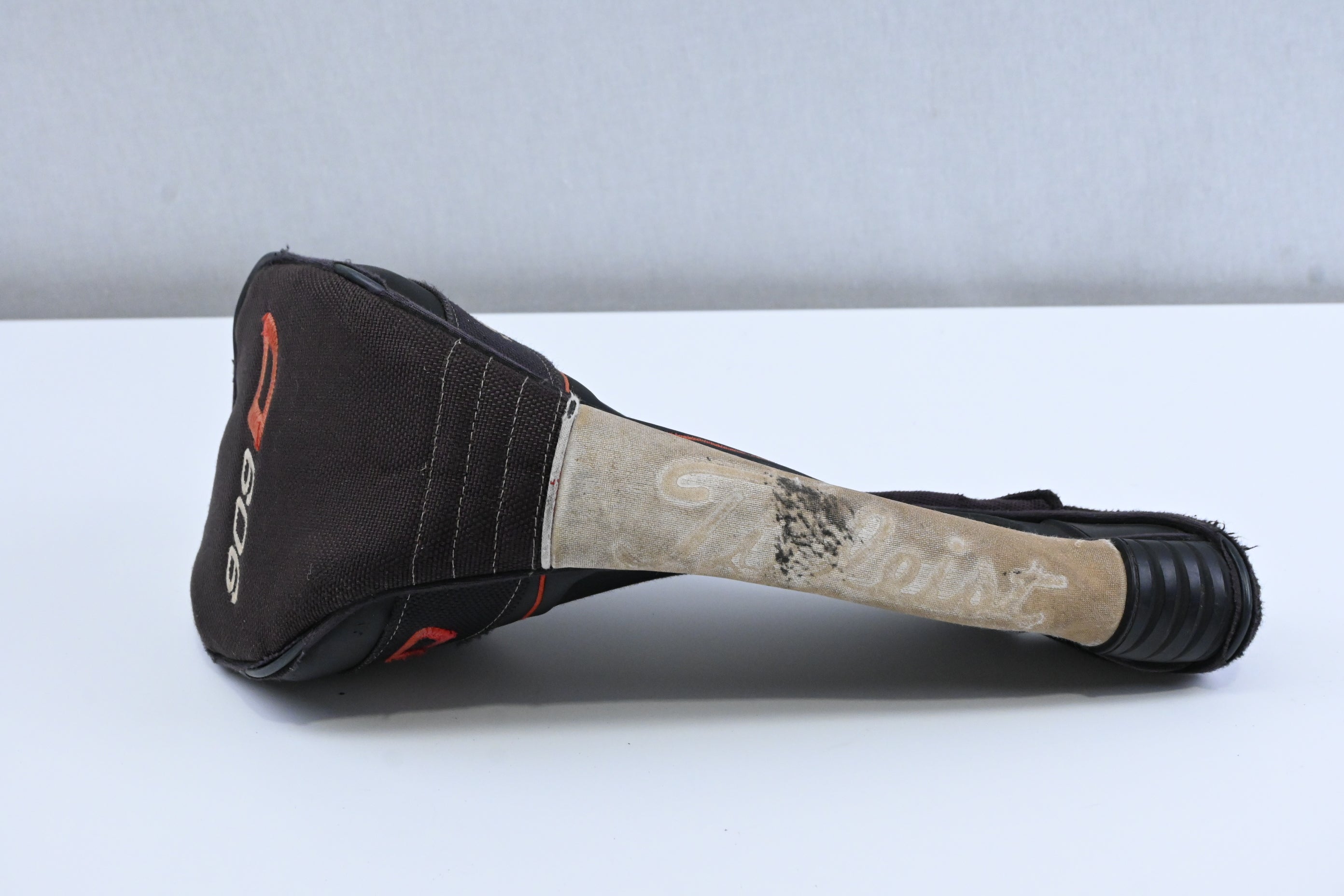 Titleist 909 D2 Driver / 10.5 Degree / Regular Flex Diamana 65 Shaft
