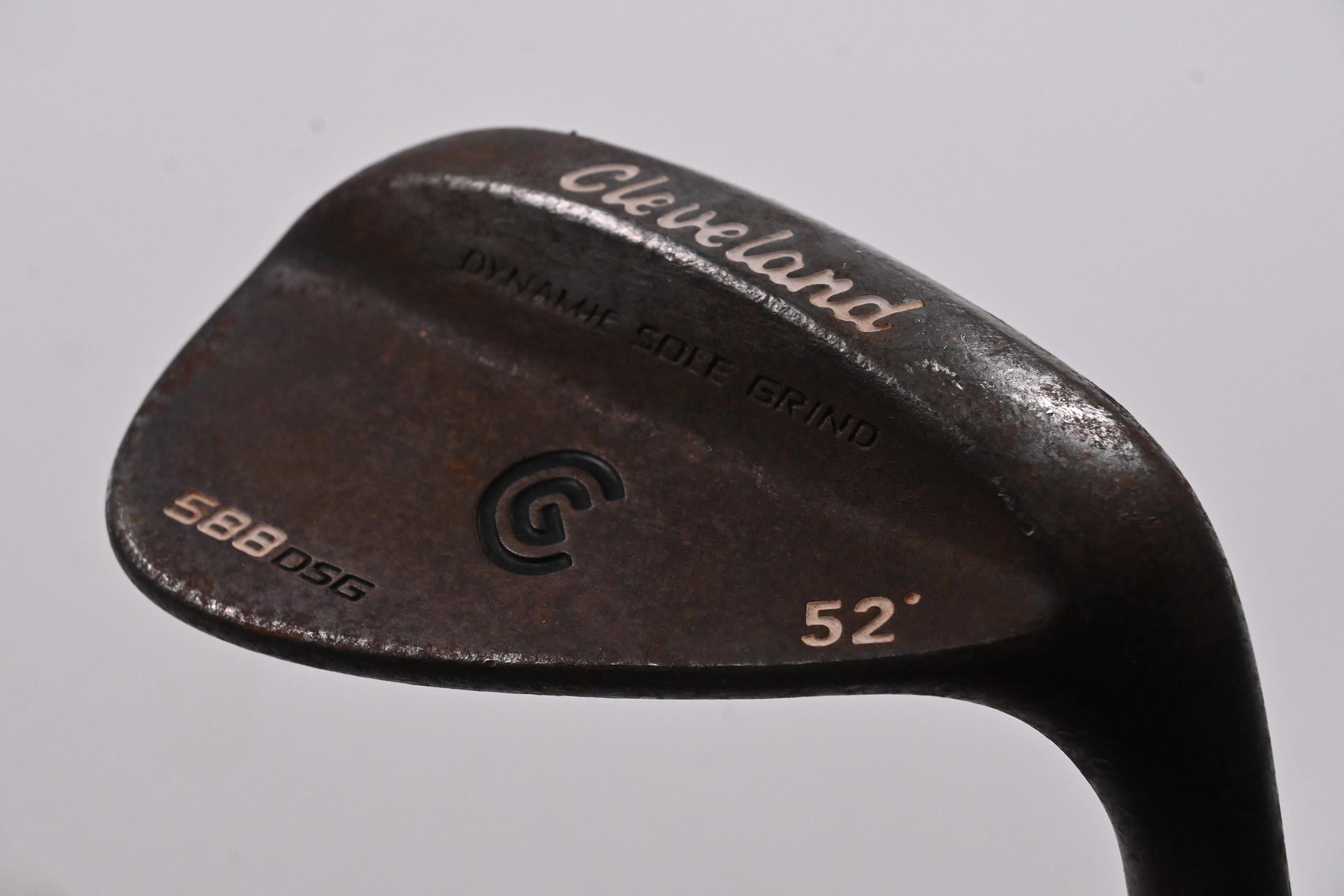 Cleveland 588 DSG Gap Wedge / 52 Degree / Wedge Flex Dynamic Gold Shaft