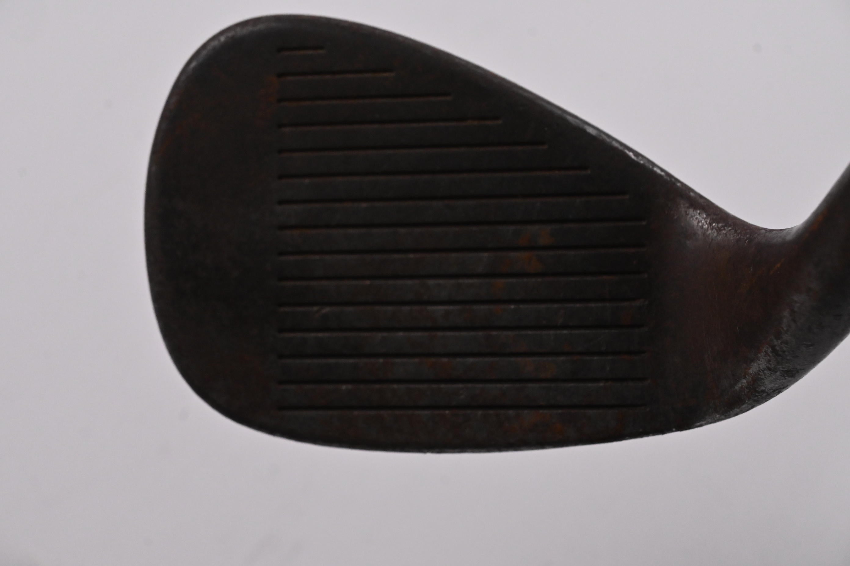 Cleveland 588 DSG Gap Wedge / 52 Degree / Wedge Flex Dynamic Gold Shaft