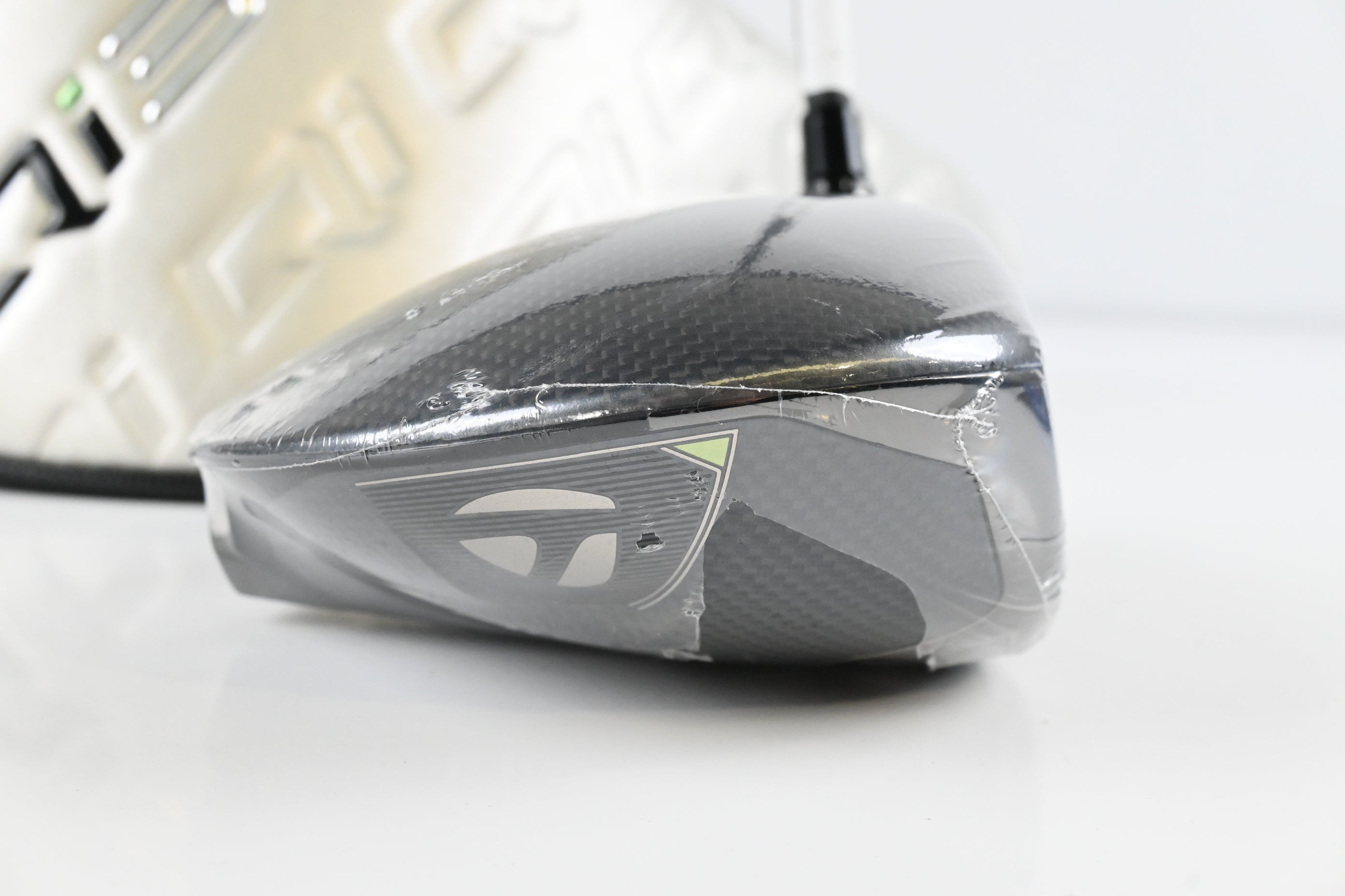 Taylormade Qi35 LS Driver / 9 Degree / Stiff Flex Kai'li Darkwaves White 60 Shaft