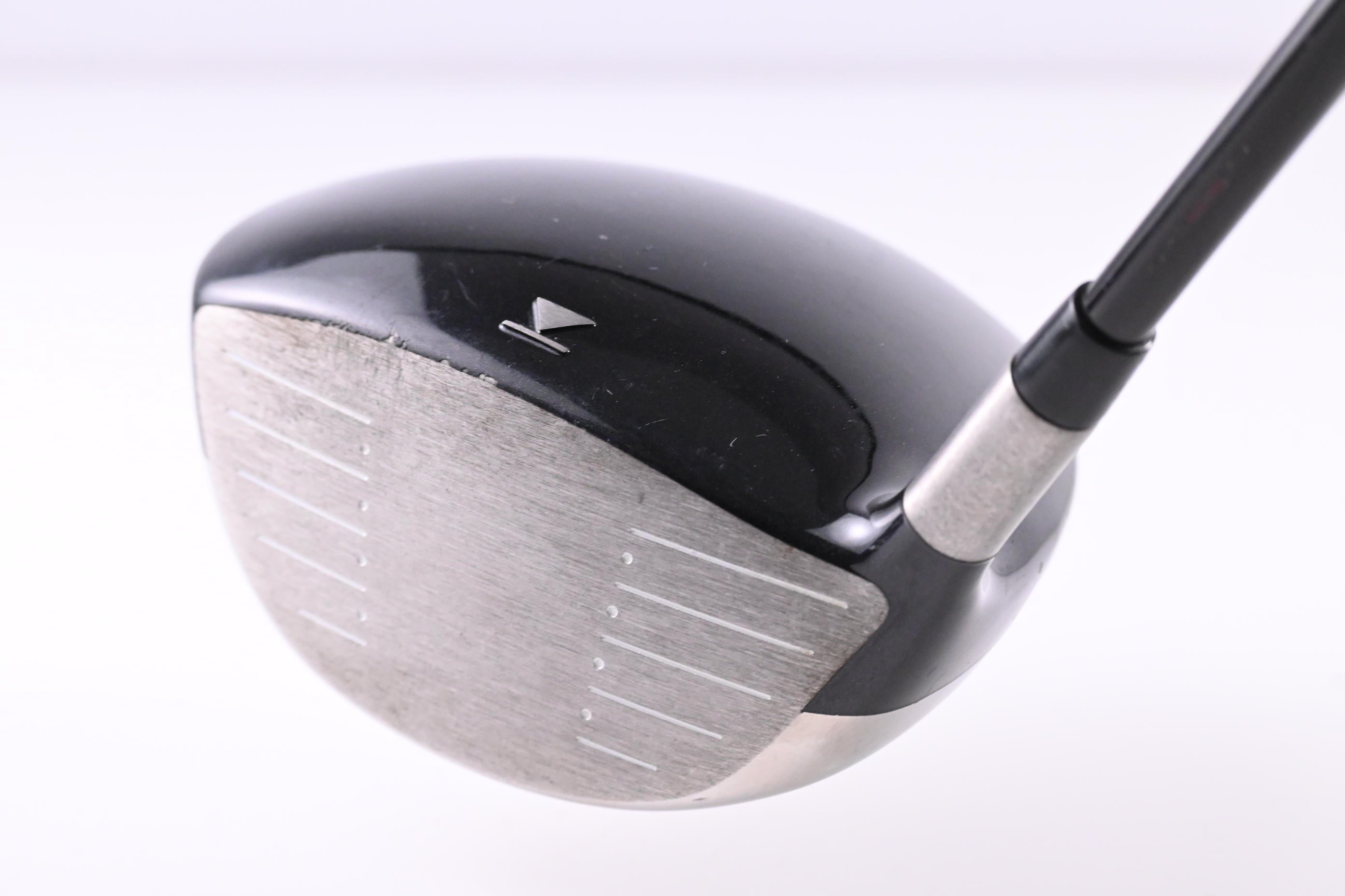 Titleist 909 D2 Driver / 9.5 Degree / Stiff Flex Aldila Voodoo Shaft