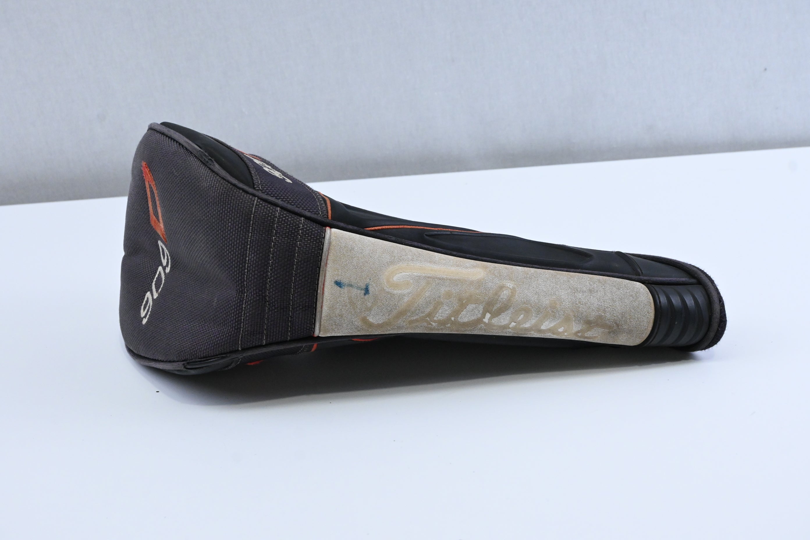 Titleist 909 D2 Driver / 10.5 Degree / Regular Flex Diamana 65 Shaft