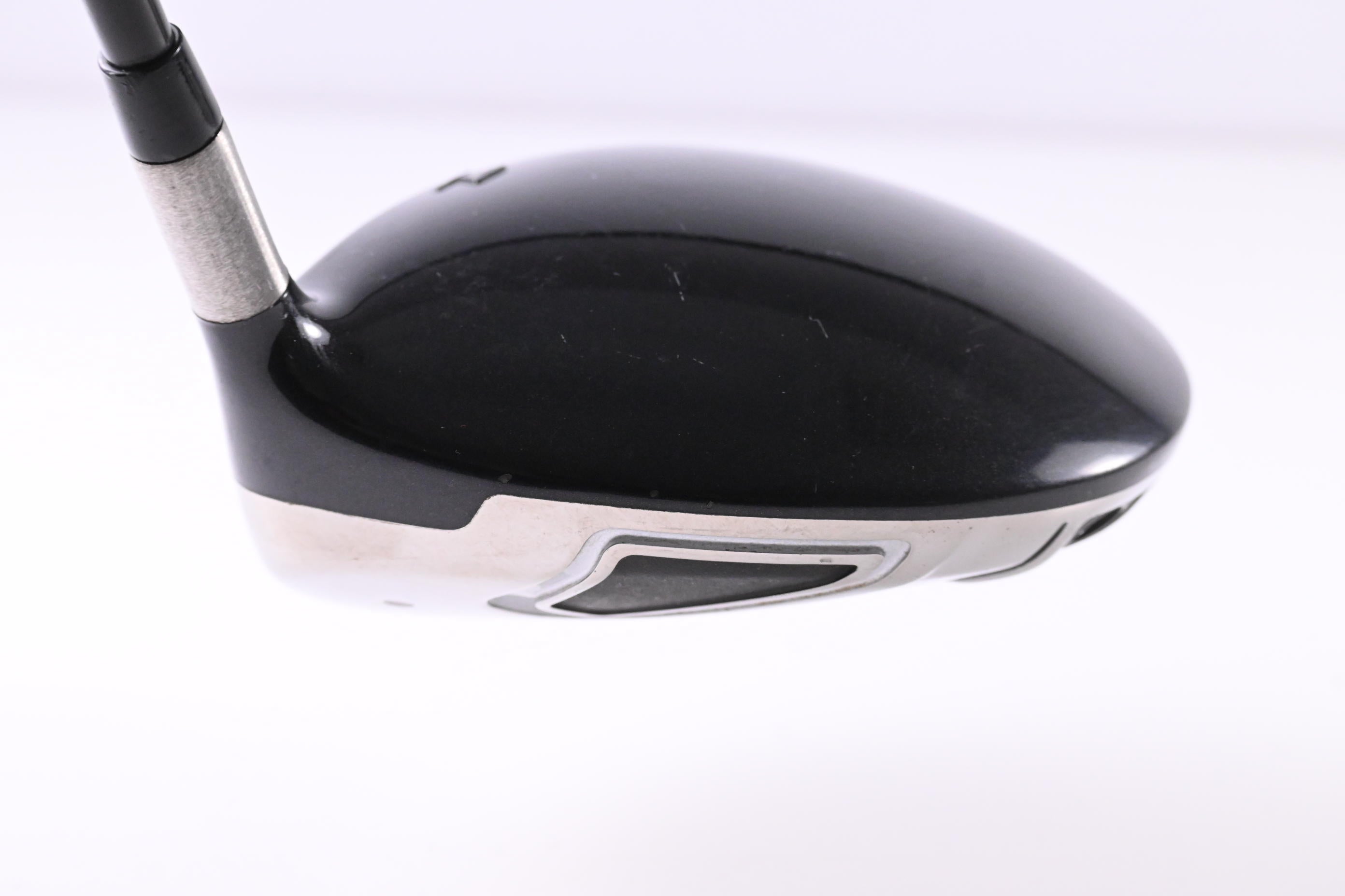 Titleist 909 D2 Driver / 9.5 Degree / Stiff Flex Aldila Voodoo Shaft
