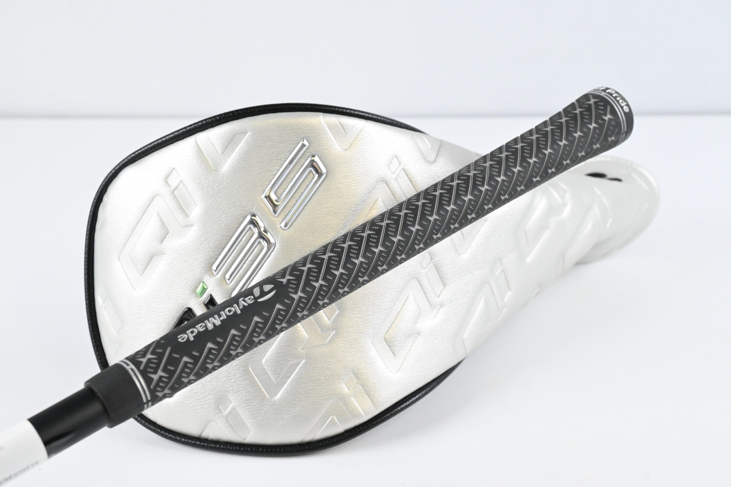 Taylormade Qi35 LS Driver / 9 Degree / Stiff Flex Kai'li Darkwaves White 60 Shaft