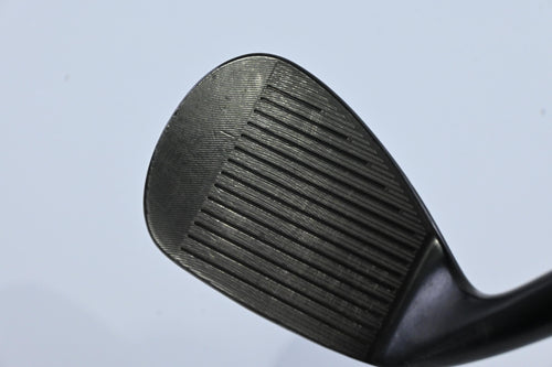 Cleveland 588 RTX Pitching Wedge / 48 Degree / Wedge Flex Dynamic Gold
