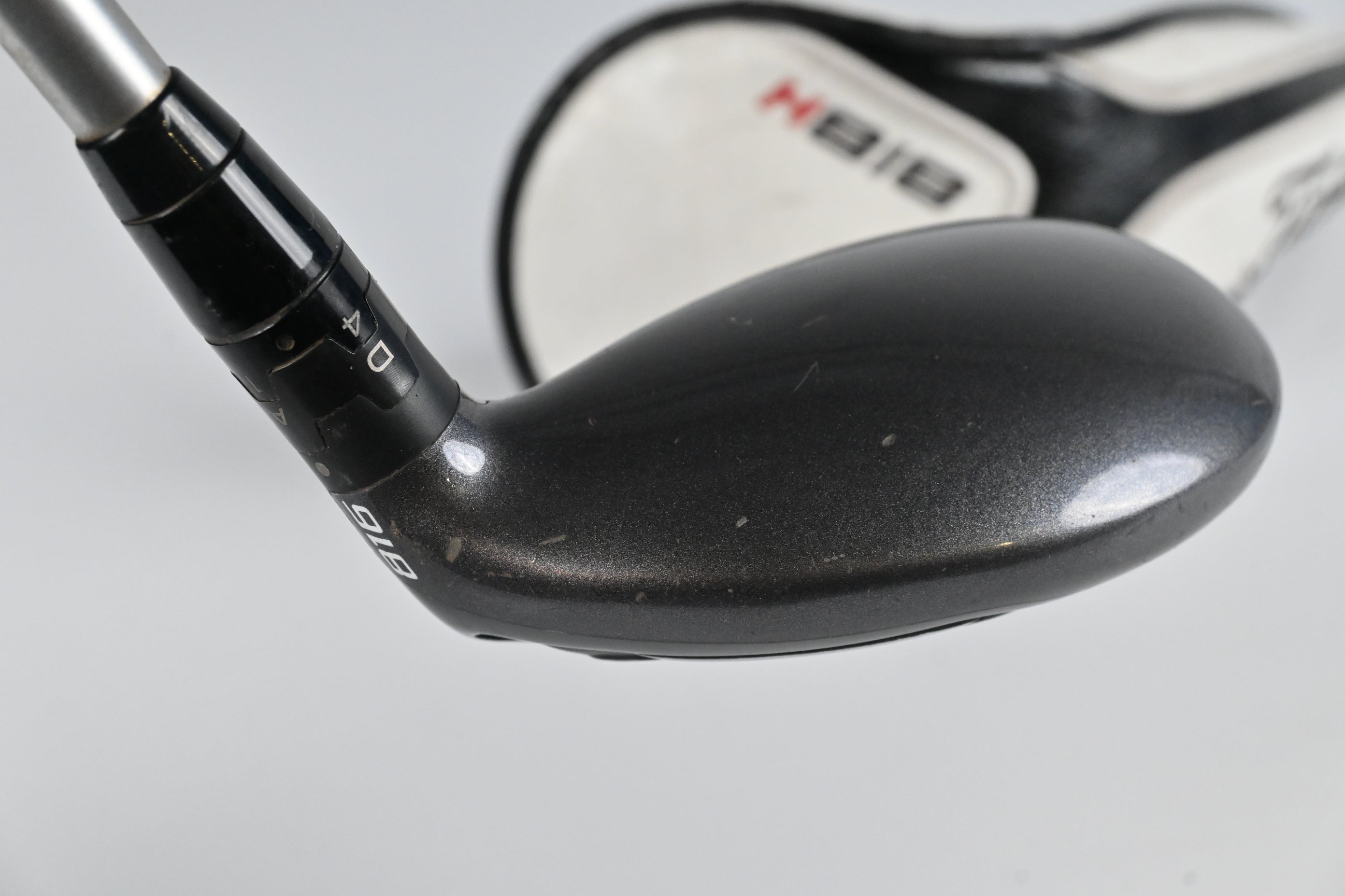 Titleist 816 H2 #3 Hybrid / 21 Degree / Regular Flex Diamana S+ 70 Shaft