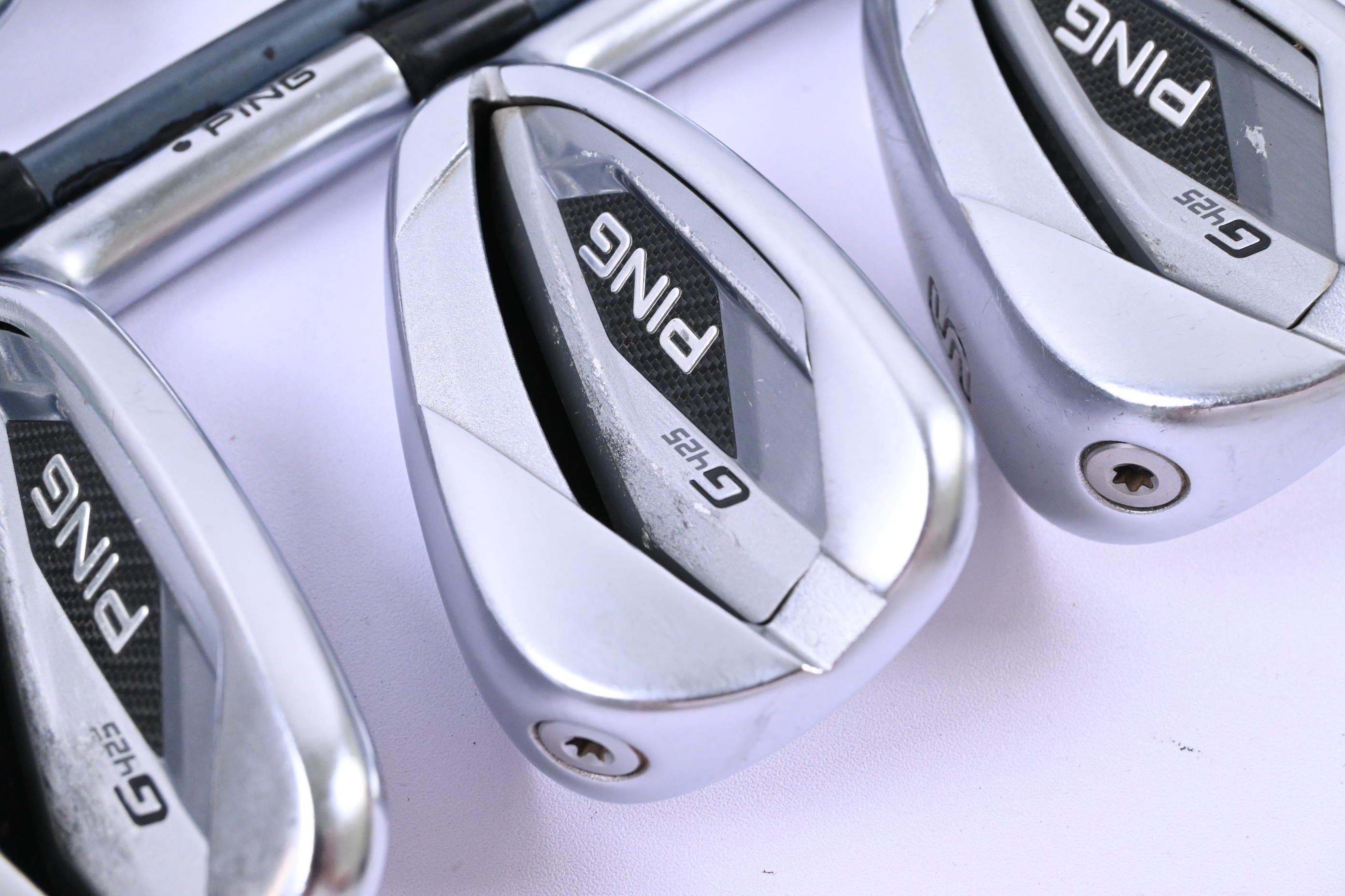 Ping G425 Irons / 4-PW+SW / Black Dot / Regular Flex Ping Alta CB Slate Shafts