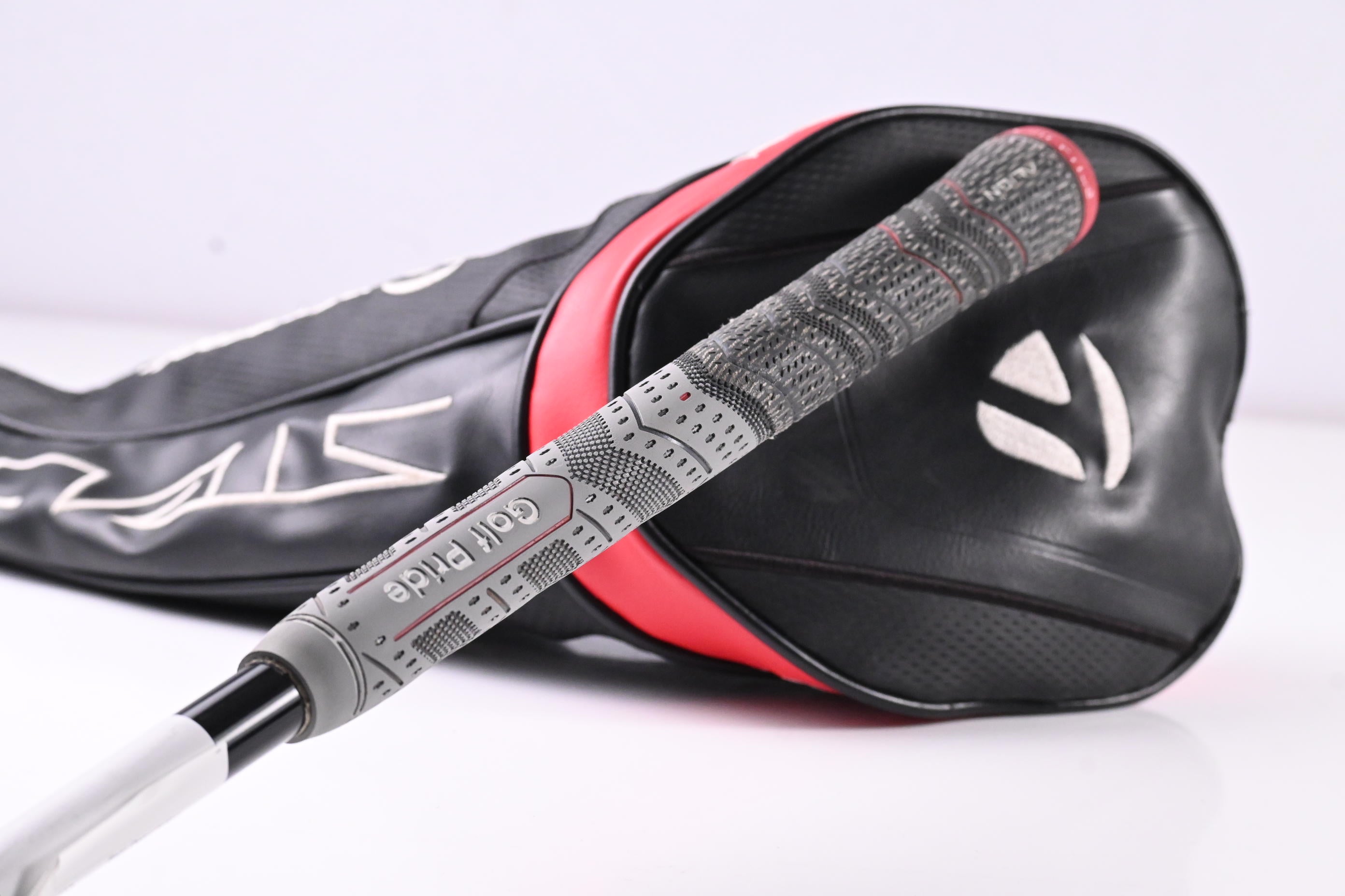 Taylormade Stealth Driver / 9 Degree / Stiff Flex Fujikura Ventus Red 5 Shaft