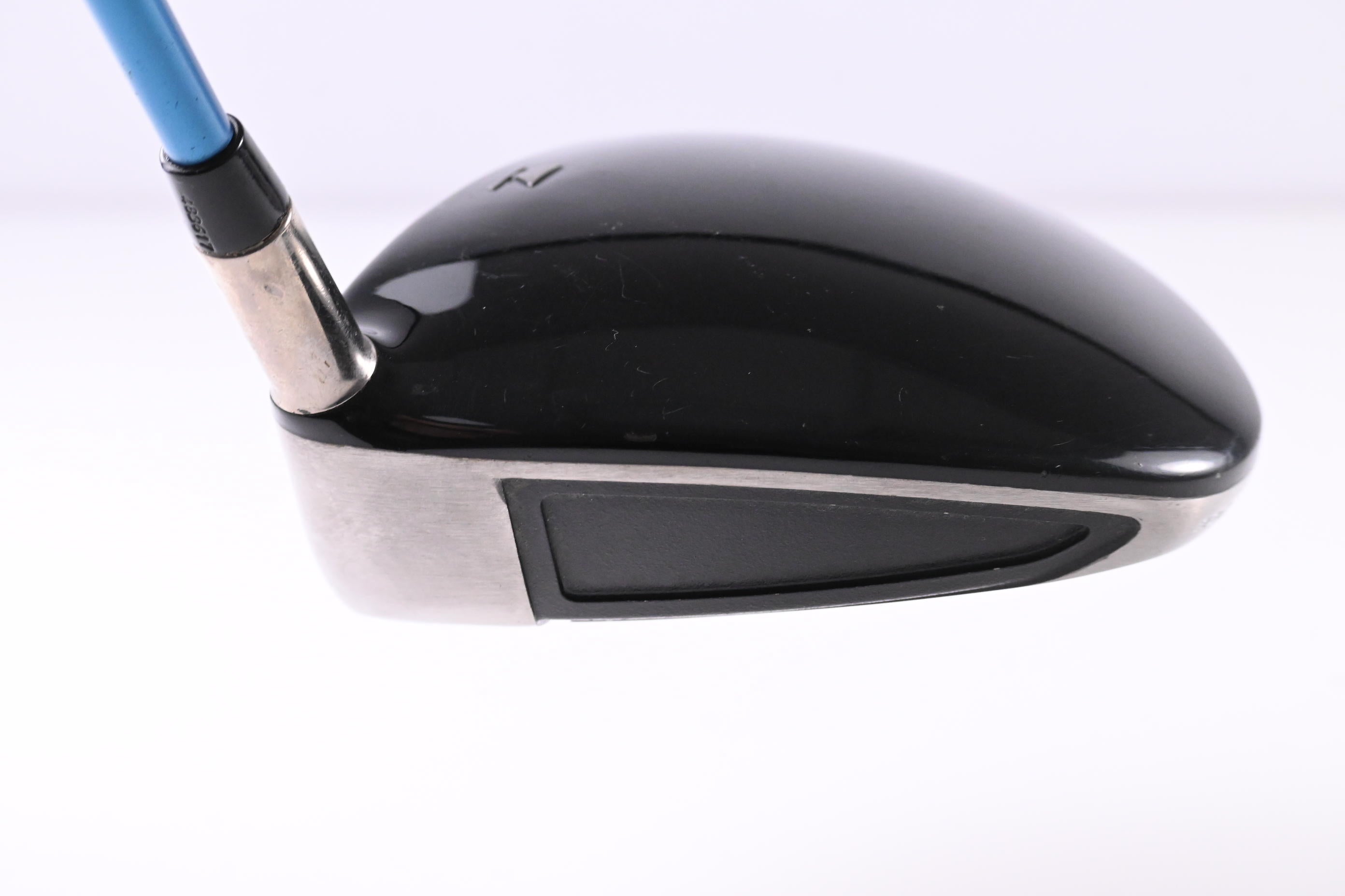 Titleist 907 D1 Driver / 9.5 Degree / Stiff Flex Aldila VS Proto 65 Shaft