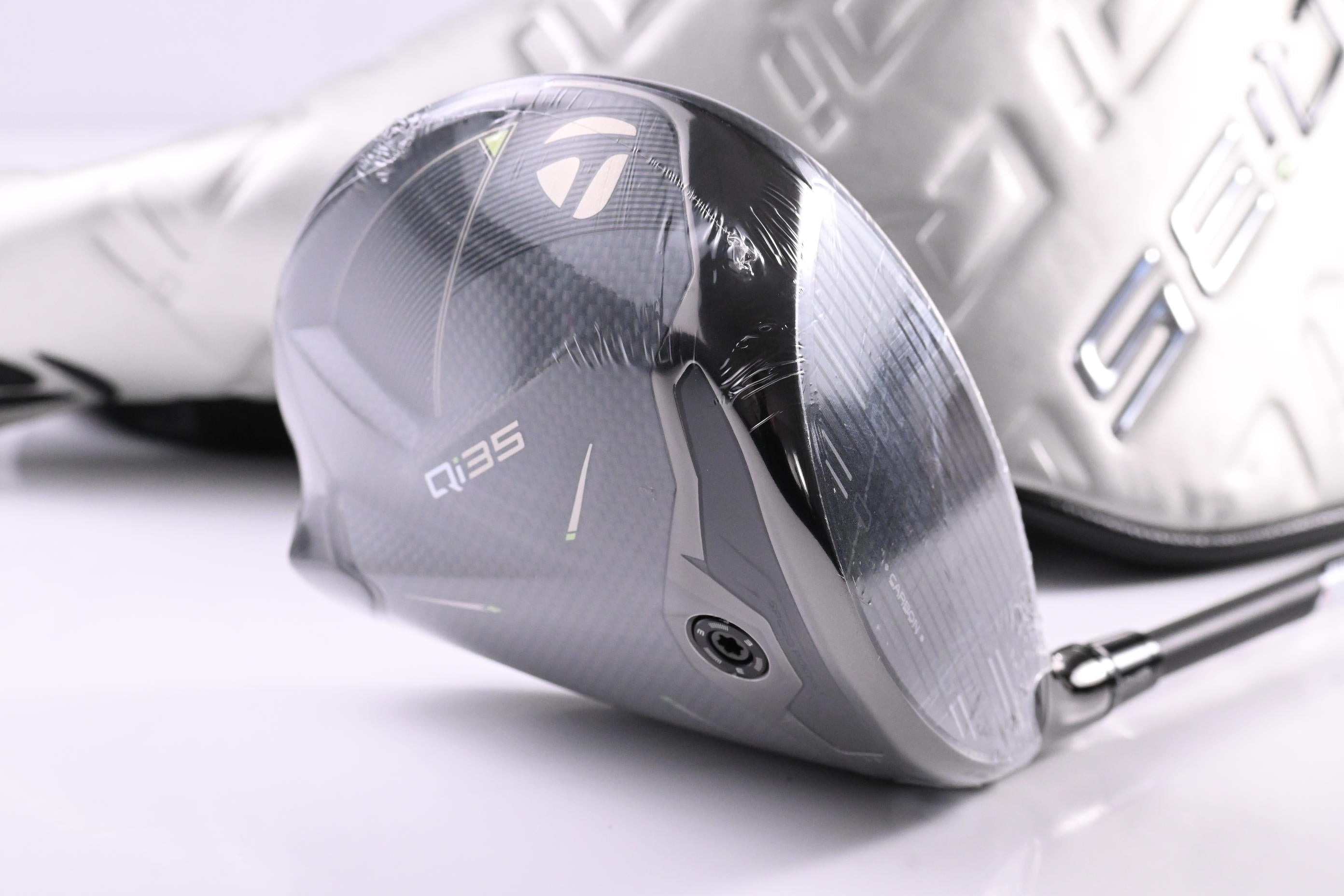 Taylormade Qi35 Driver / 10.5 Degree / Regular Flex Ventus Blue 5 Shaft