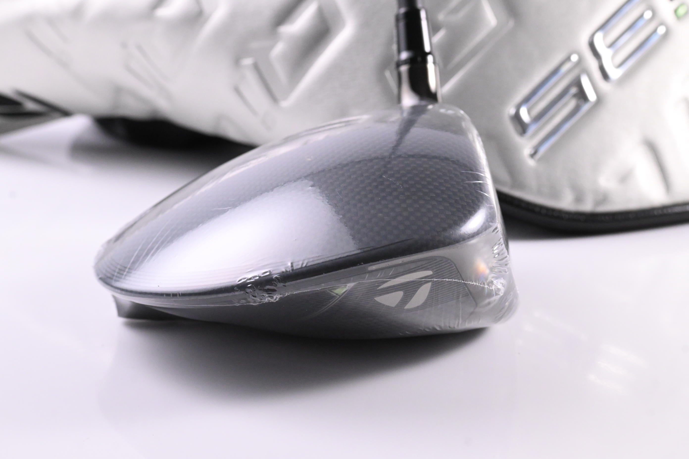 Taylormade Qi35 Driver / 10.5 Degree / Regular Flex Ventus Blue 5 Shaft