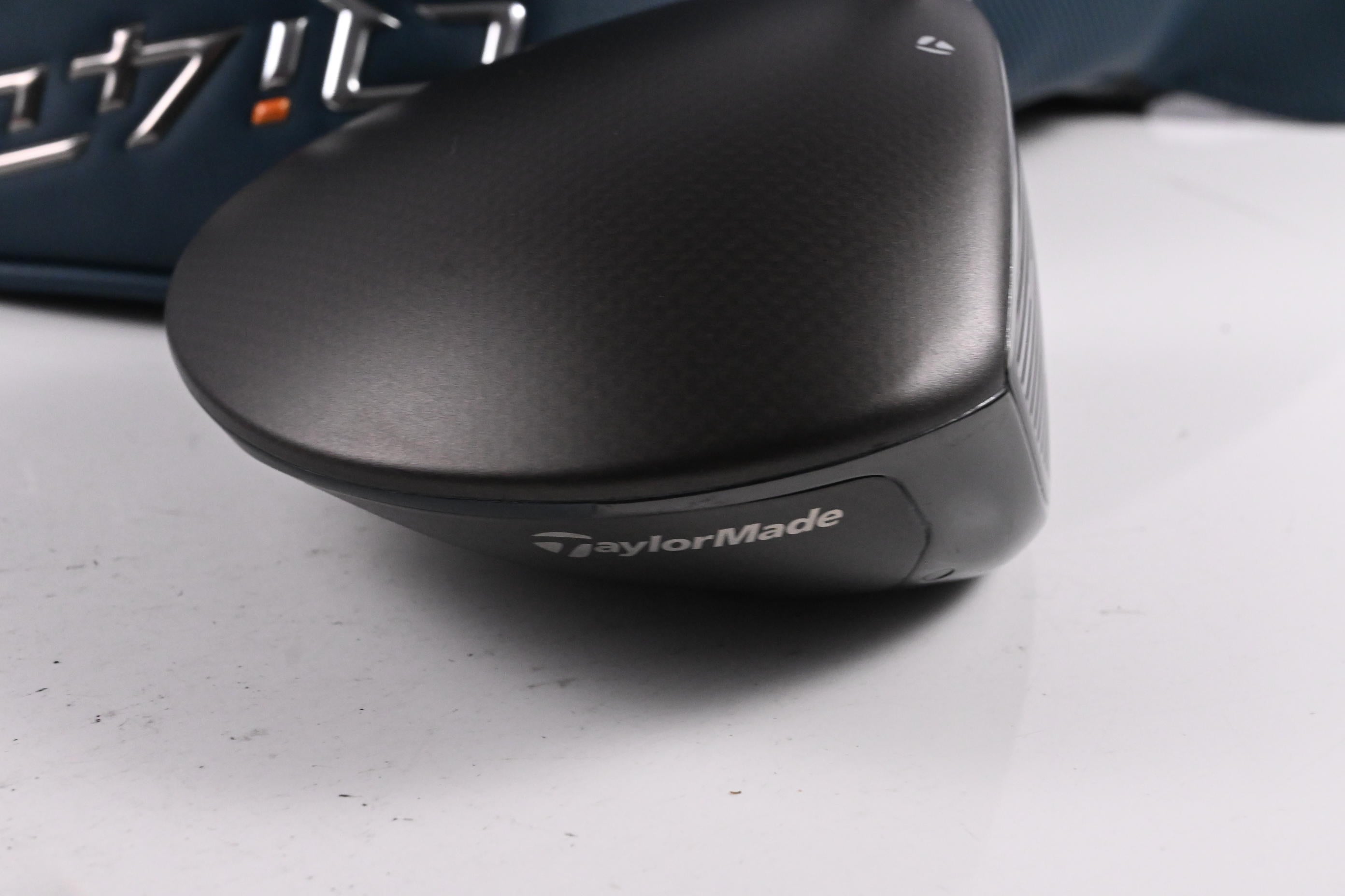 Taylormade Qi4D LS Driver / 9 Degree / X-Flex Kai'li White Darkwaves 60 Shaft