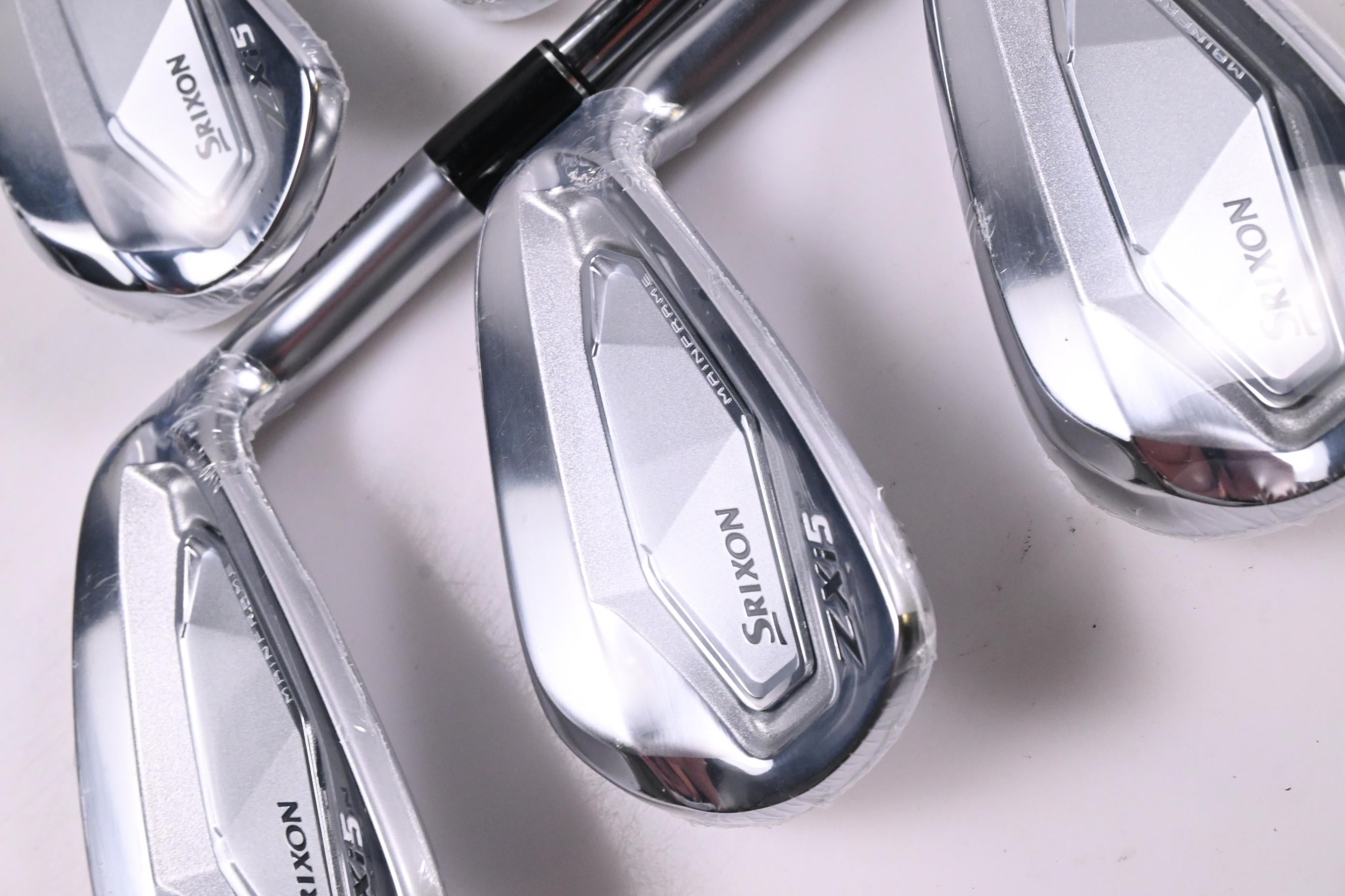 Srixon ZXi5 Irons / 6-PW / Regular Flex N.S.Pro Zelos8 Shafts