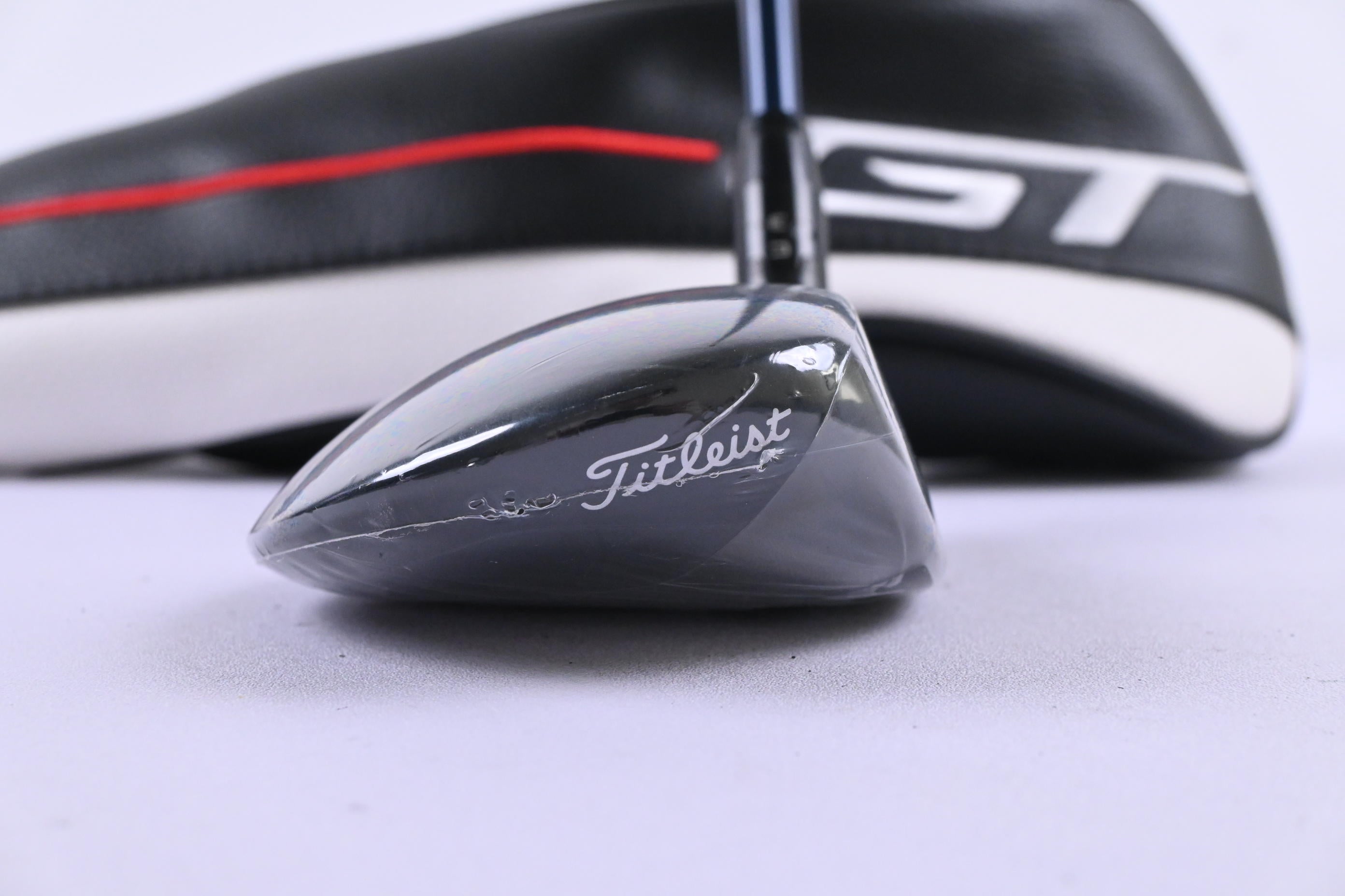 Titleist GT2 #5 Wood / 18 Degree / Stiff Flex Fujikura Ventus Blue 6 Shaft
