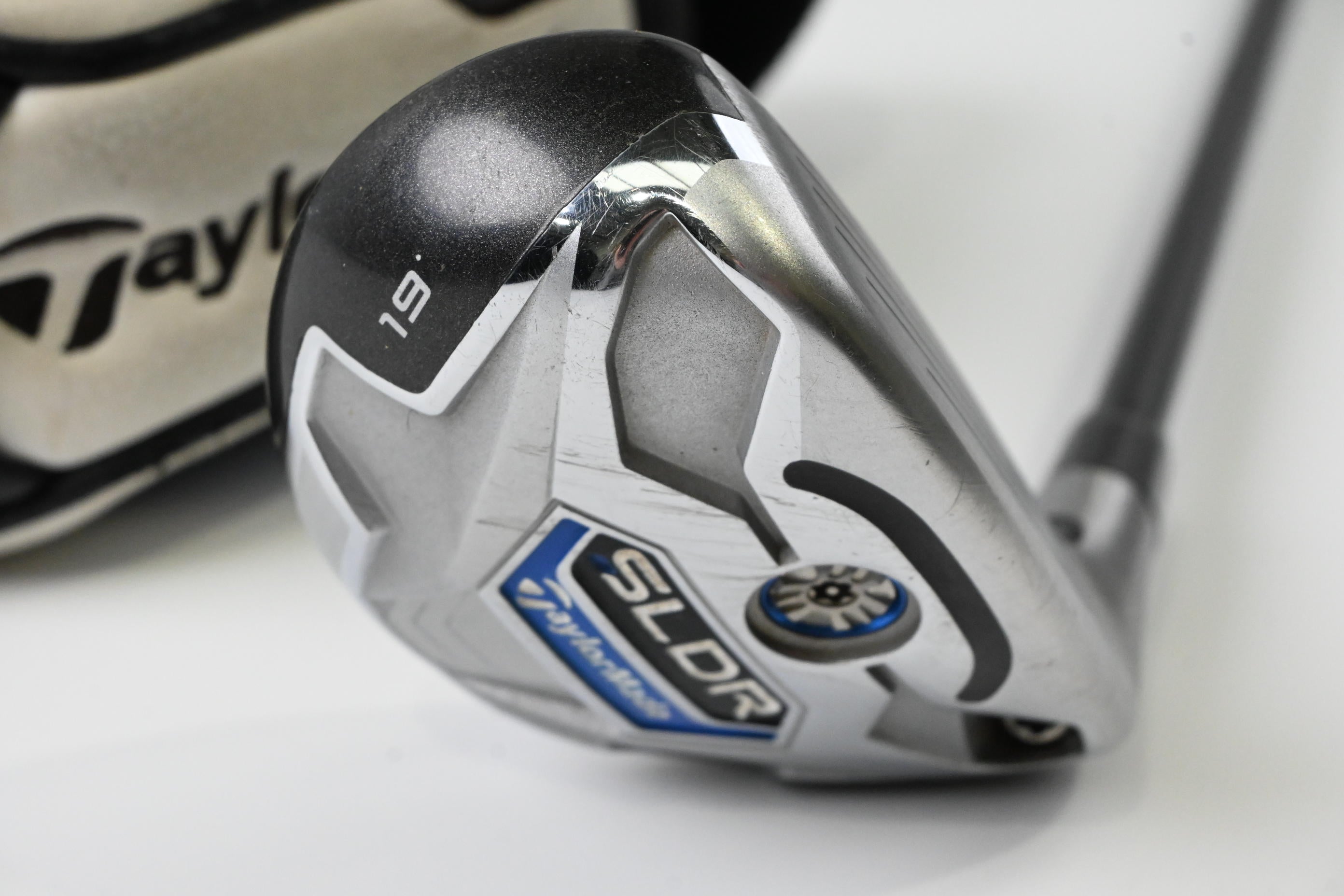 Taylormade SLDR #3 Hybrid / 19 Degree / Regular Flex Fujikura Speeder 82