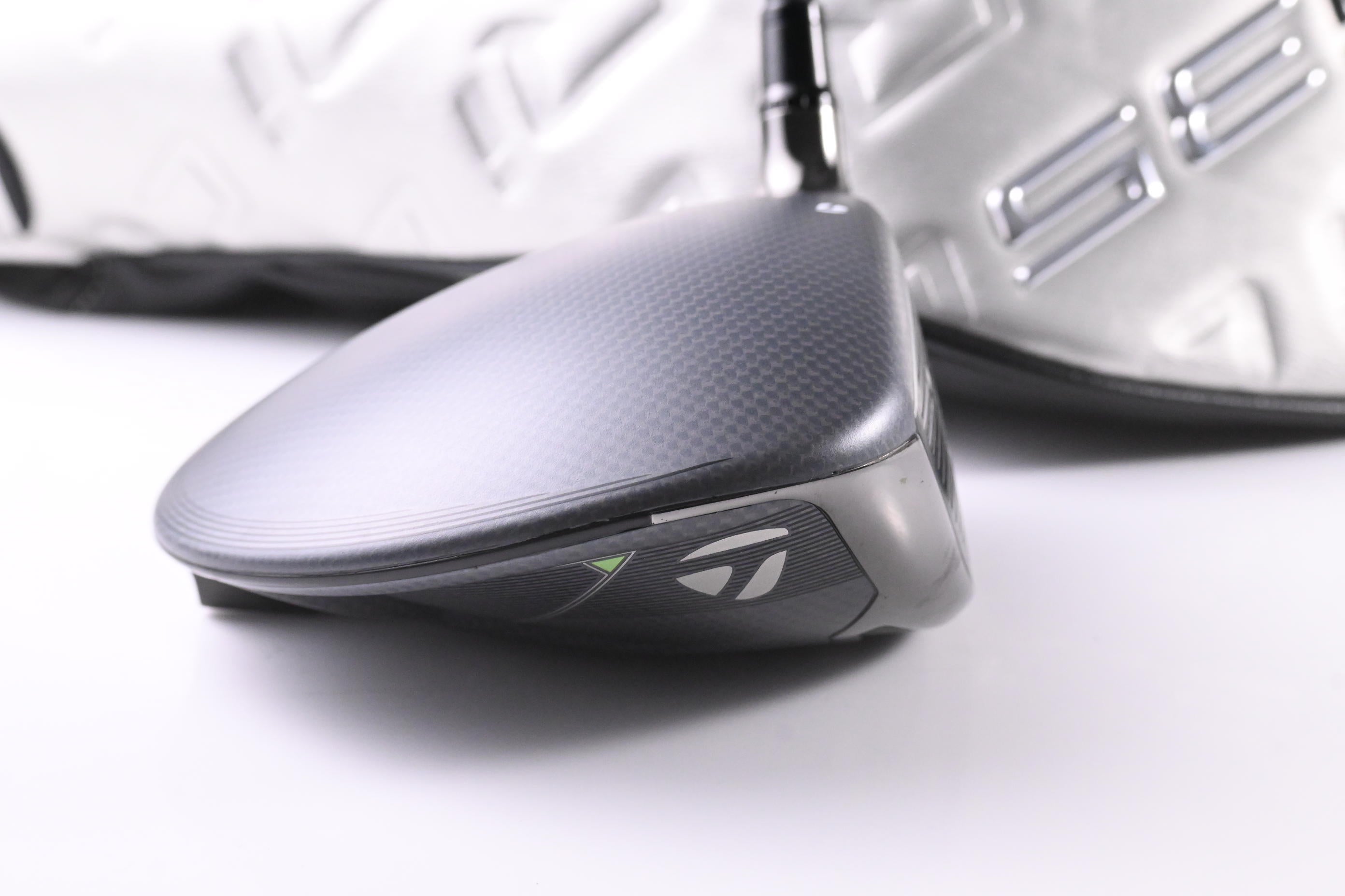 Taylormade Qi35 Driver / 10.5 Degree / Stiff Flex Kai`li Dark Waves White 60