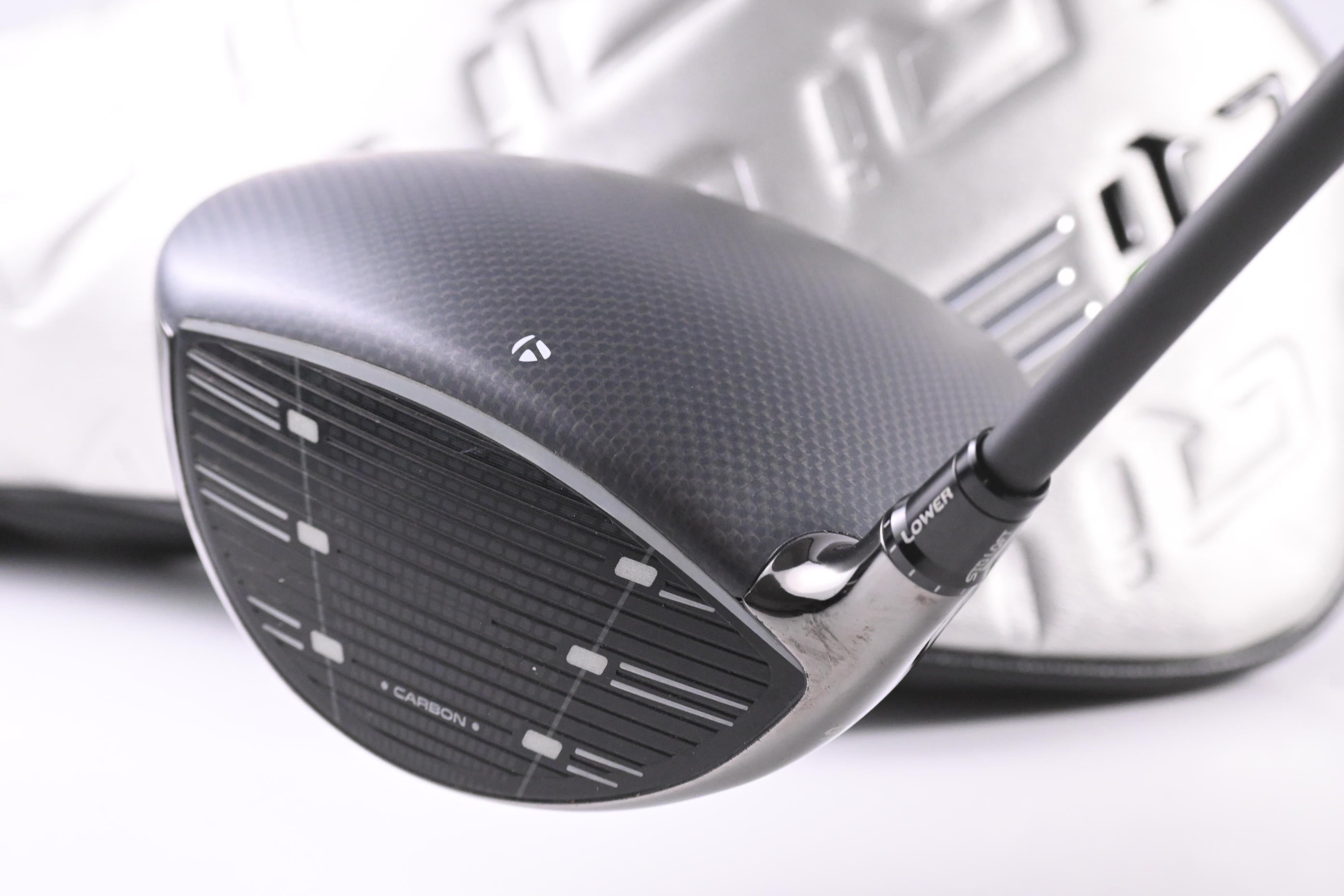 Taylormade Qi35 Driver / 10.5 Degree / Stiff Flex Kai`li Dark Waves White 60