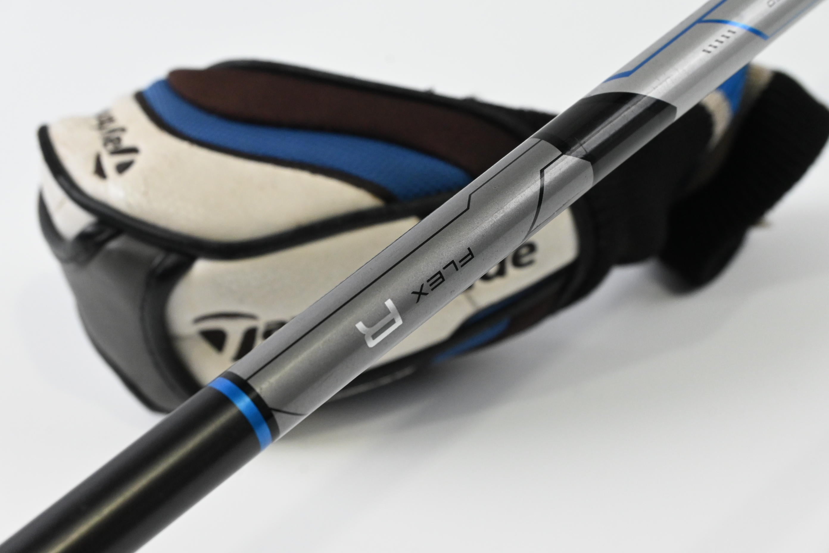Taylormade SLDR #3 Hybrid / 19 Degree / Regular Flex Fujikura Speeder 82