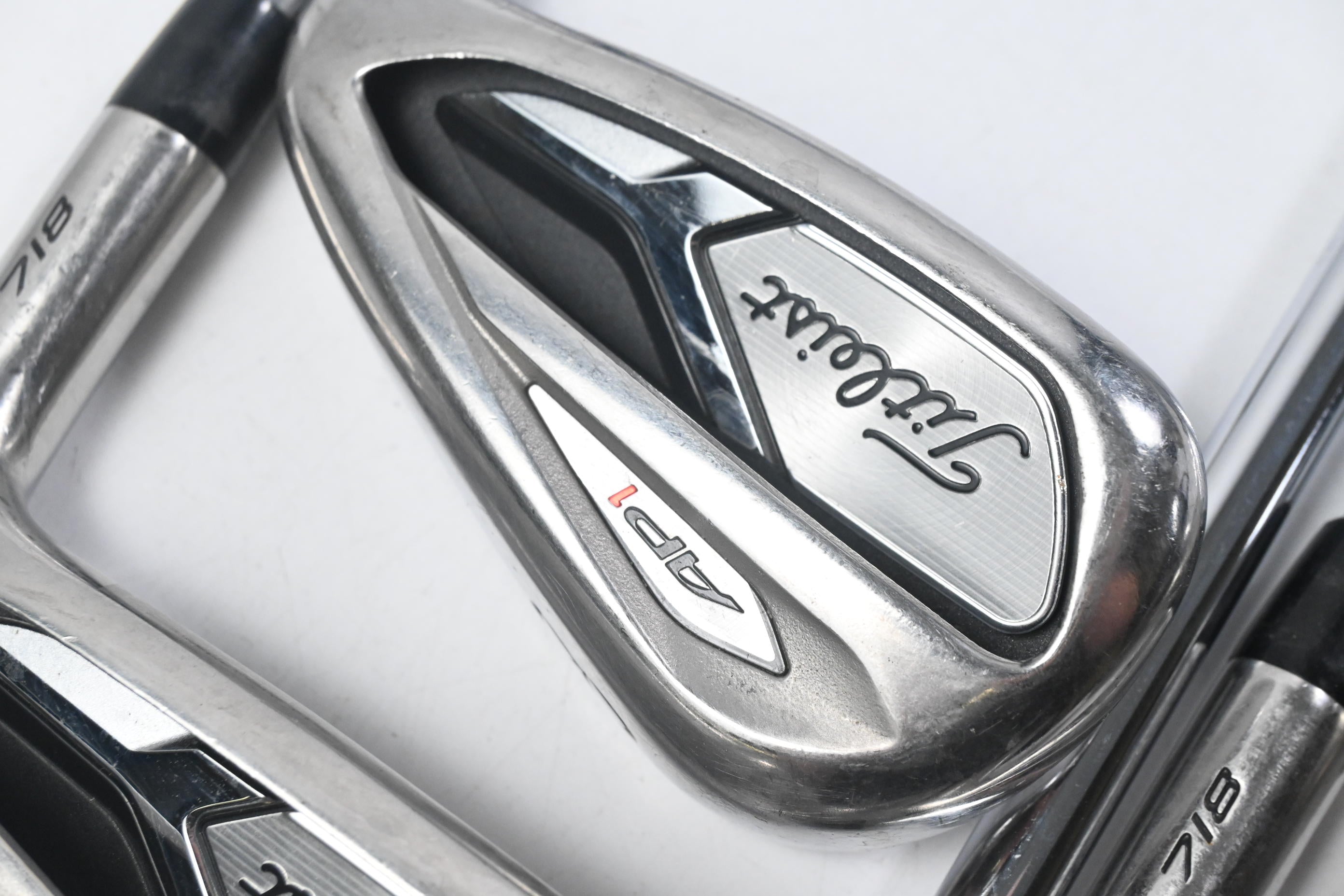 Titleist 718 AP1 Irons / 7-PW+GW / Regular Flex AMT Black R300 Shafts