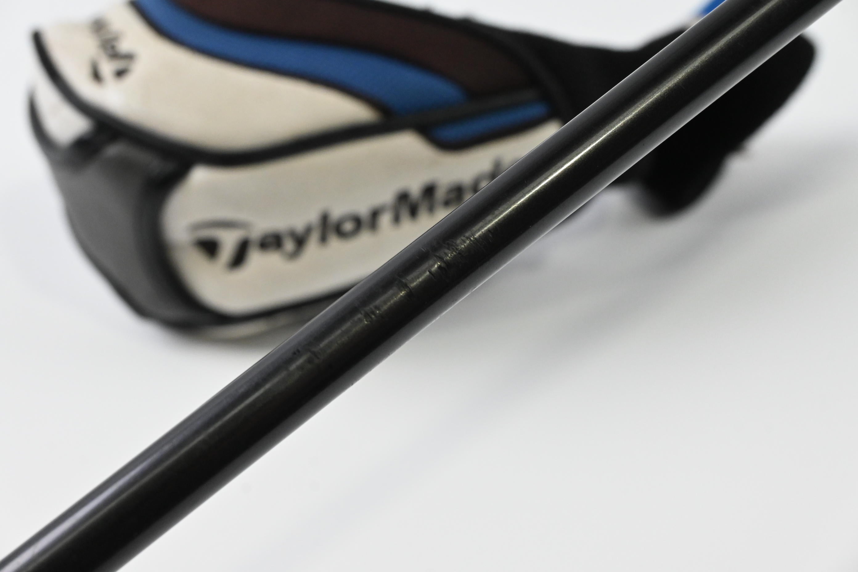 Taylormade SLDR #3 Hybrid / 19 Degree / Regular Flex Fujikura Speeder 82