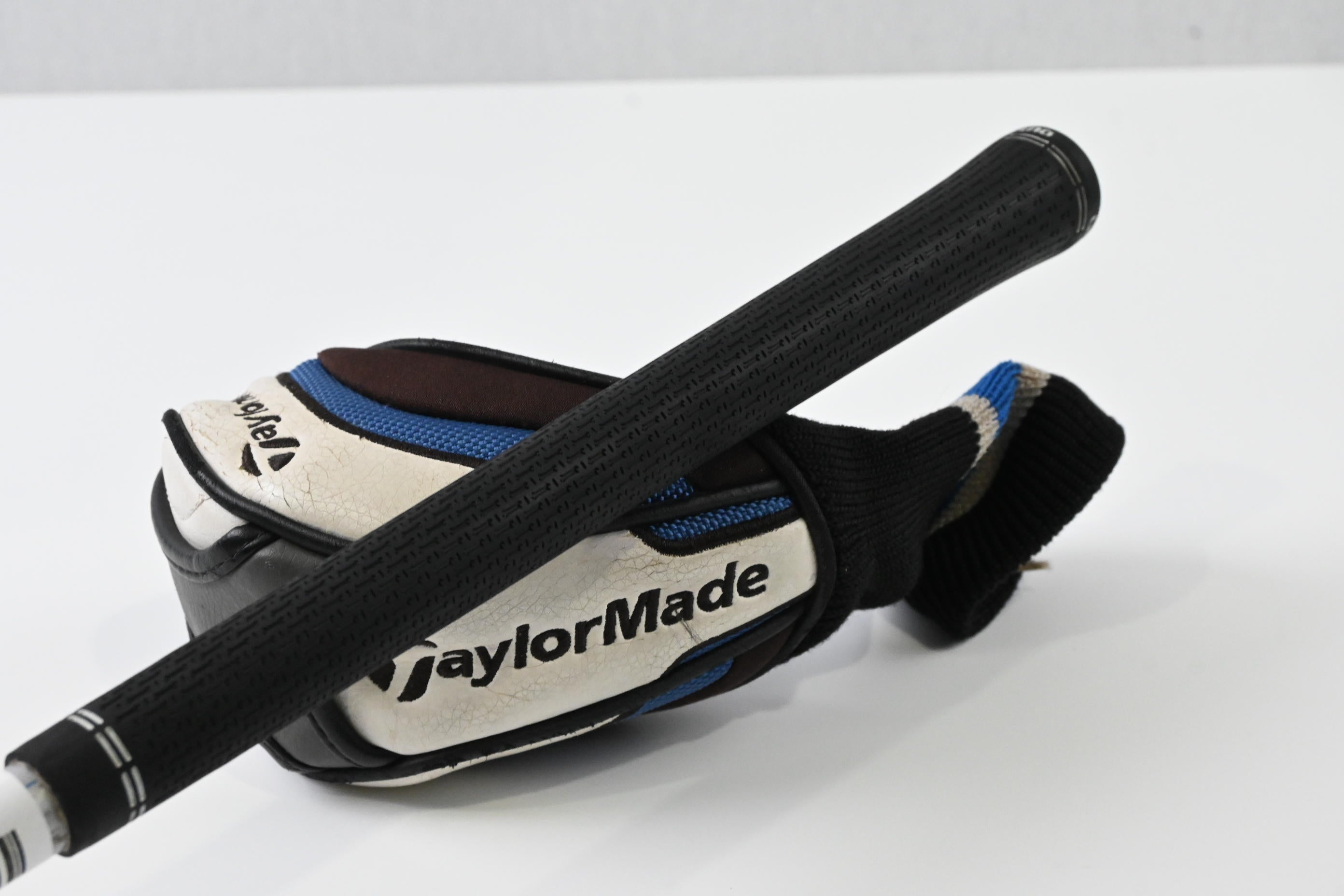 Taylormade SLDR #3 Hybrid / 19 Degree / Regular Flex Fujikura Speeder 82