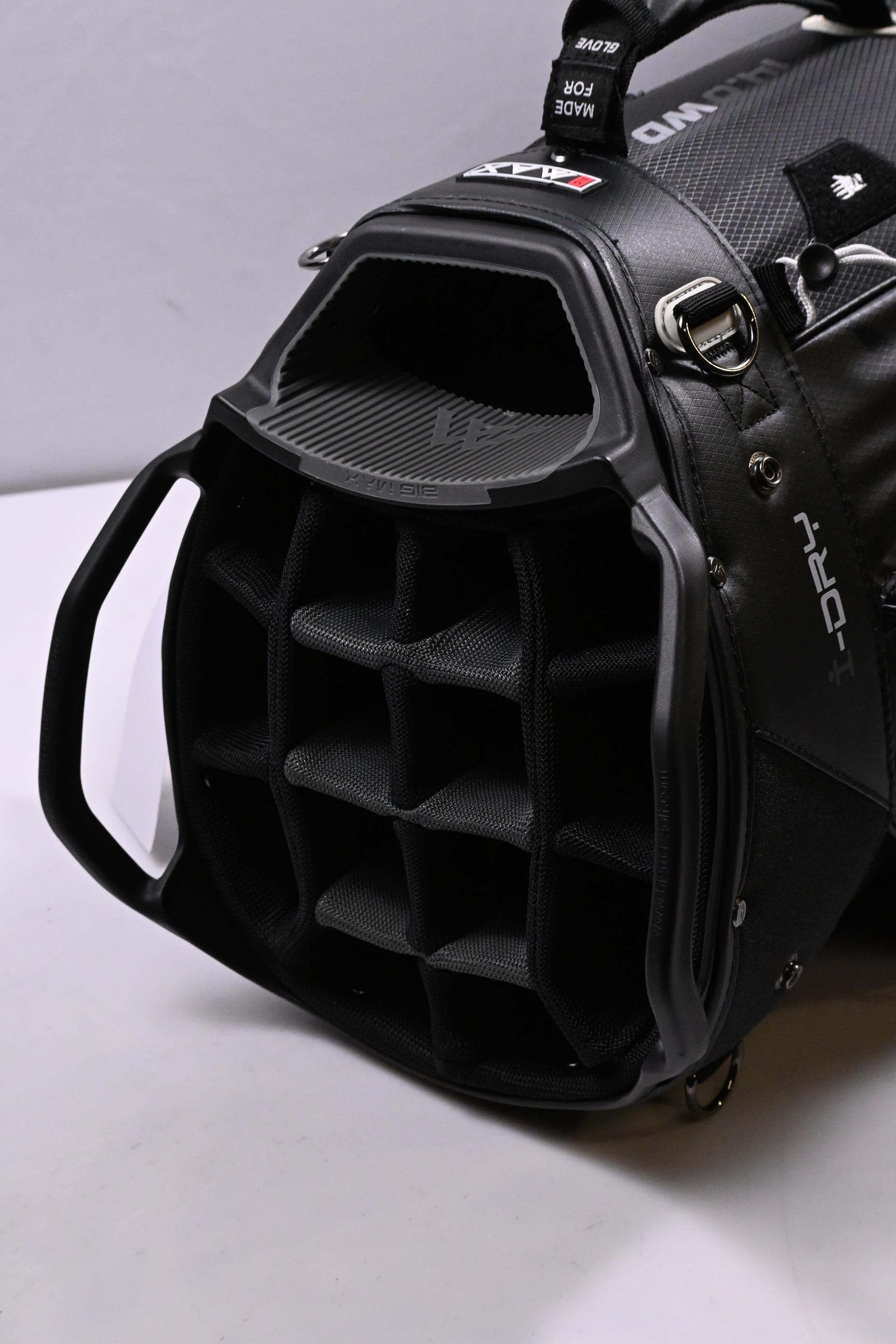 Big Max Tour 4 iDry Cart Bag / 14-Way Divider / Black