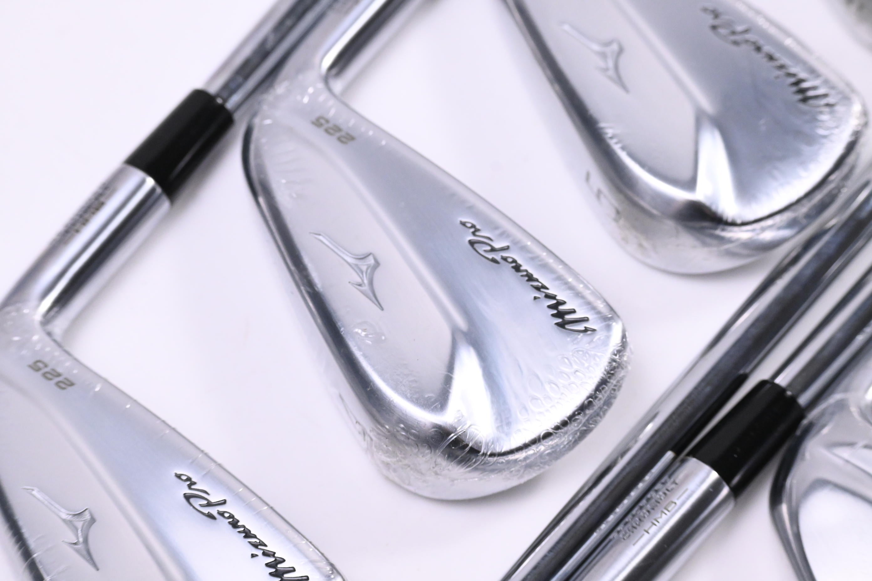 Mizuno Pro 225 Irons / 3-PW+GW / Regular Flex Dynamic Gold 105 R300 Shafts