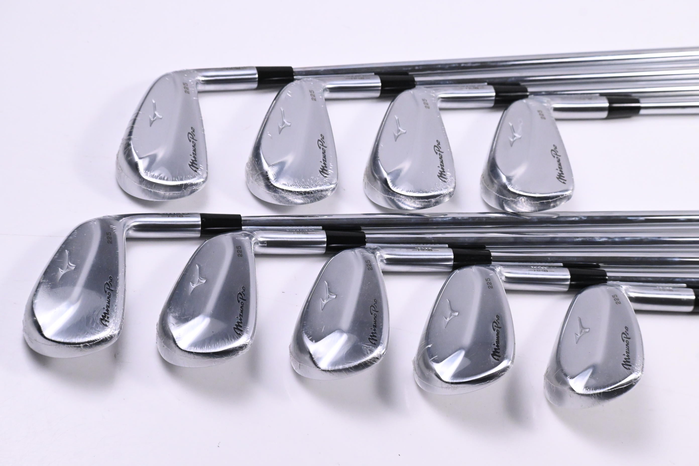 Mizuno Pro 225 Irons / 3-PW+GW / Regular Flex Dynamic Gold 105 R300 Shafts