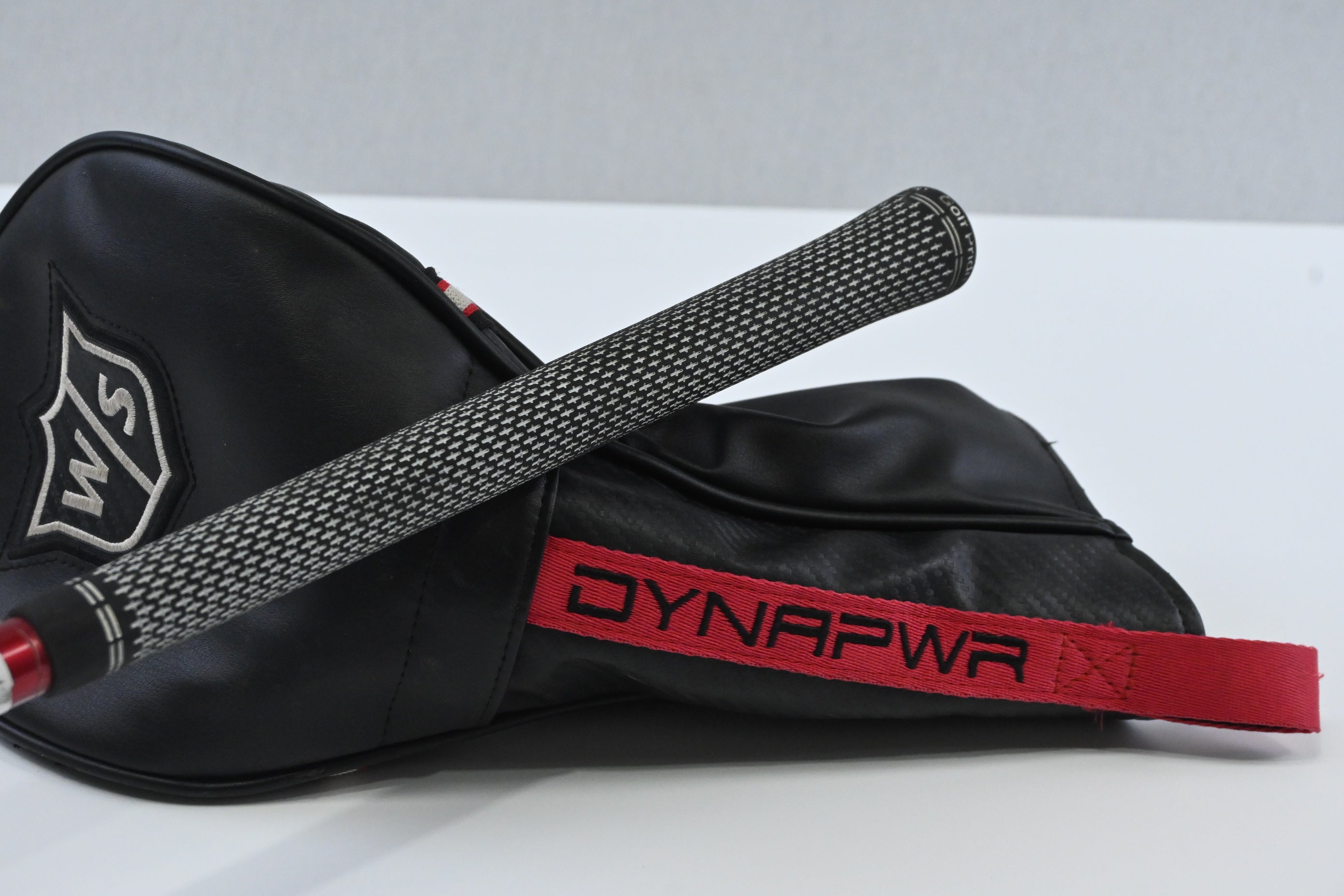 Wilson Dynapower Carbon 2023 Driver / 10.5 Degree / Regular Flex HZRDUS Smoke 50
