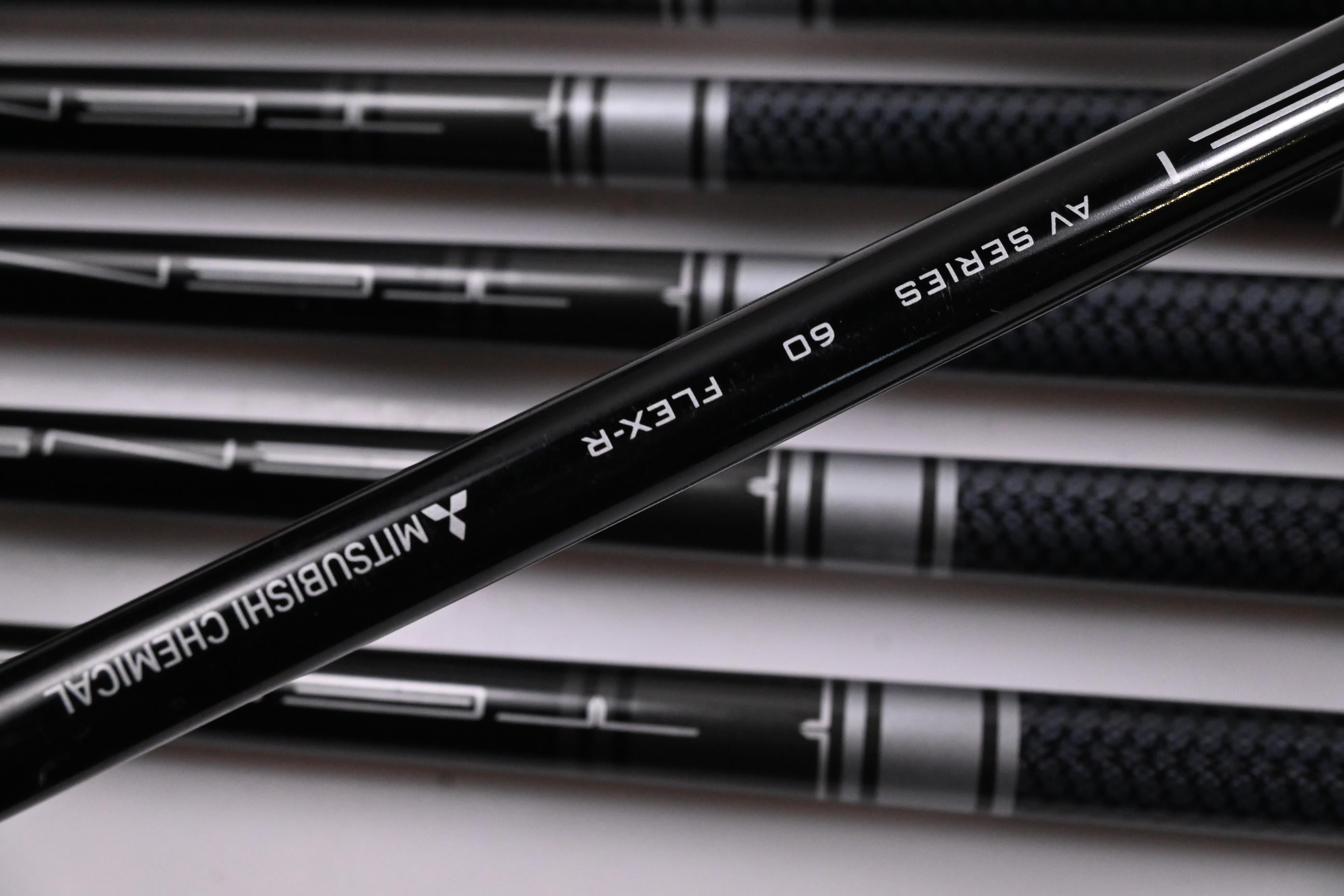Wilson D9 Irons / 6-PW+SW / Regular Flex Tensei AV Silver 60 Shafts