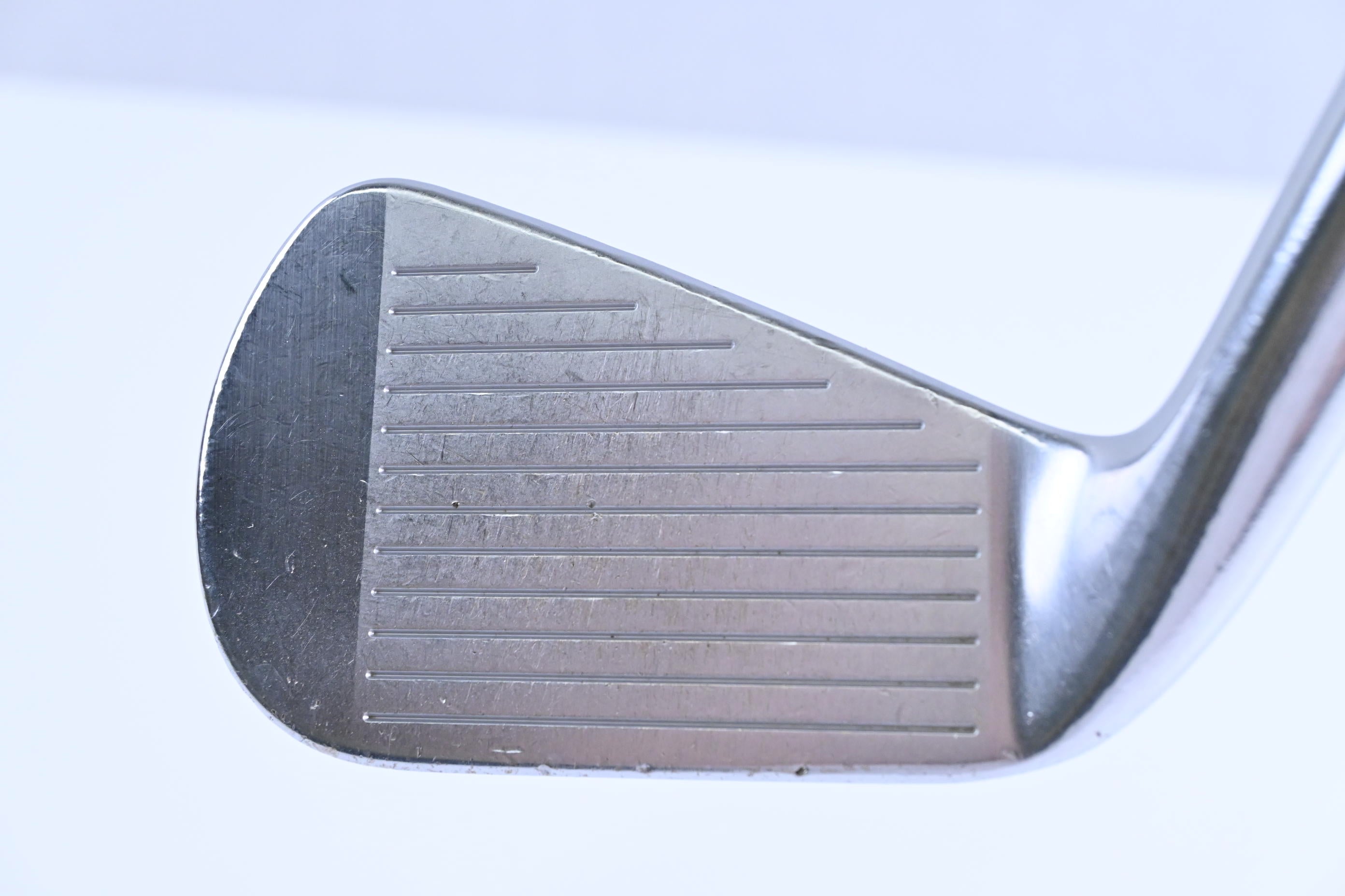 Titleist 620 MB #6 Iron / Stiff Flex Project X LZ 120 Shaft