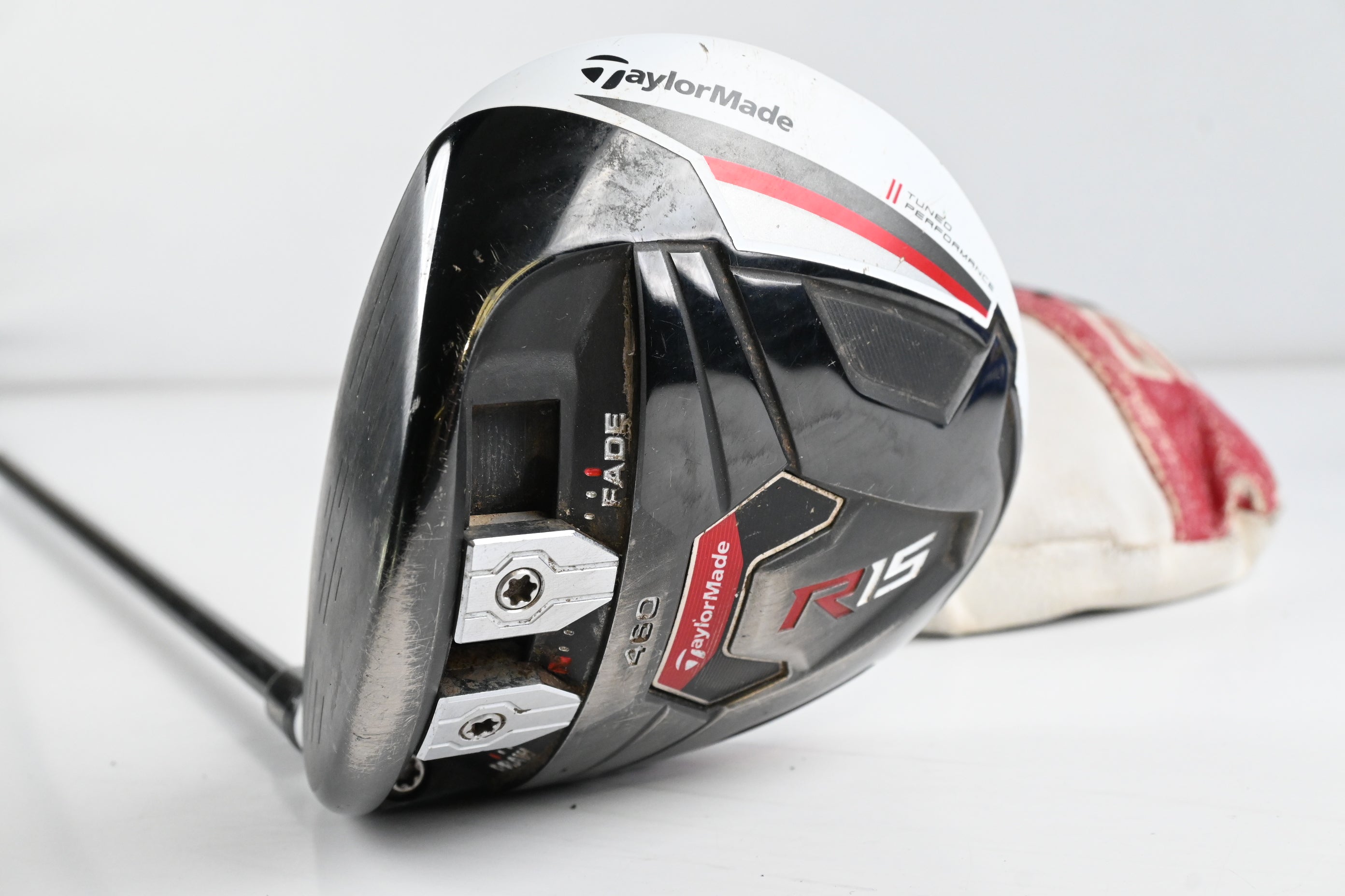 Left Hand Taylormade R15 Driver / 9.5 Degree / Regular Flex Fujikura Pro 50