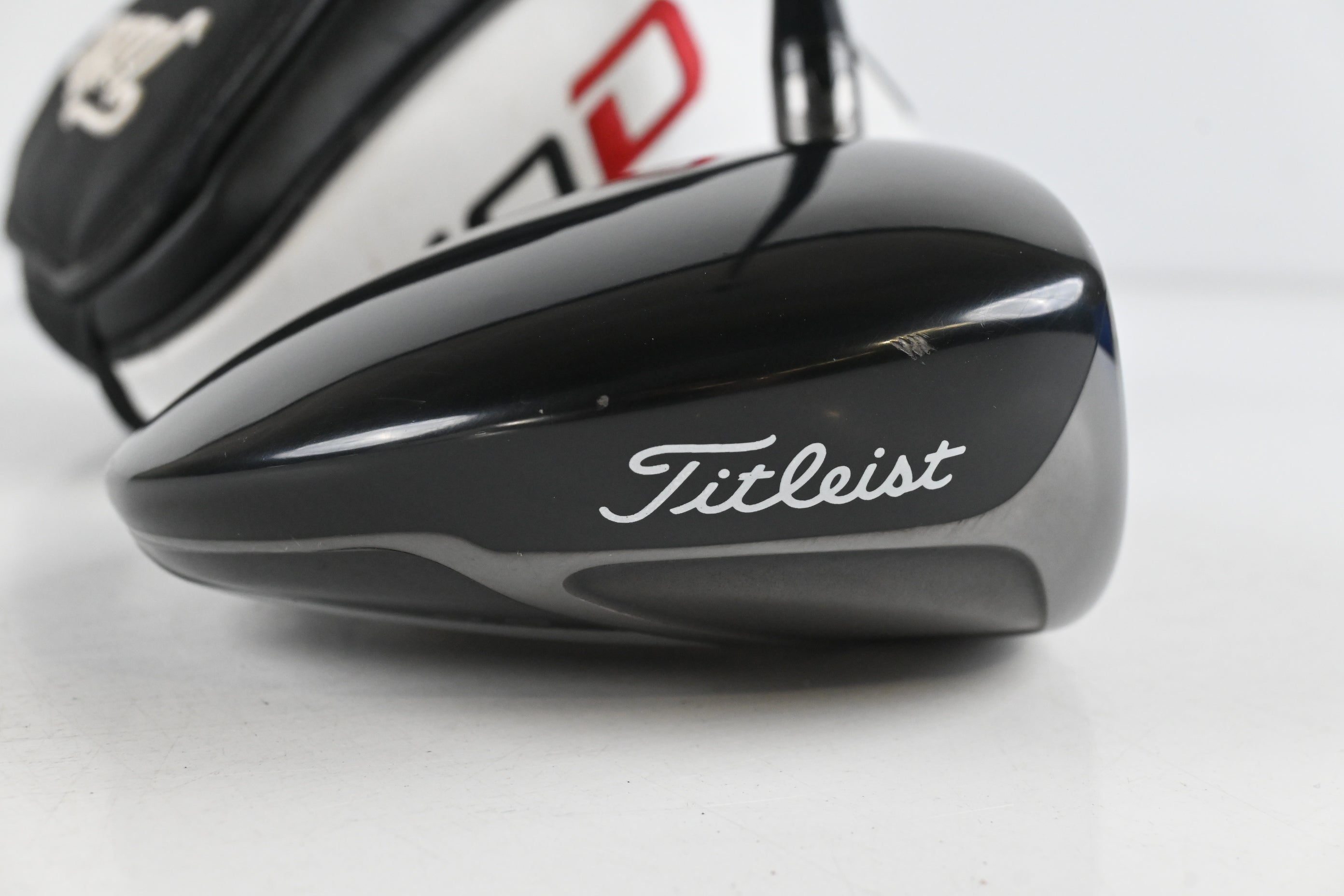 Titleist 910 D2 Driver / 9.5 Degree / Stiff Flex Diamana 'ahina 72 Shaft