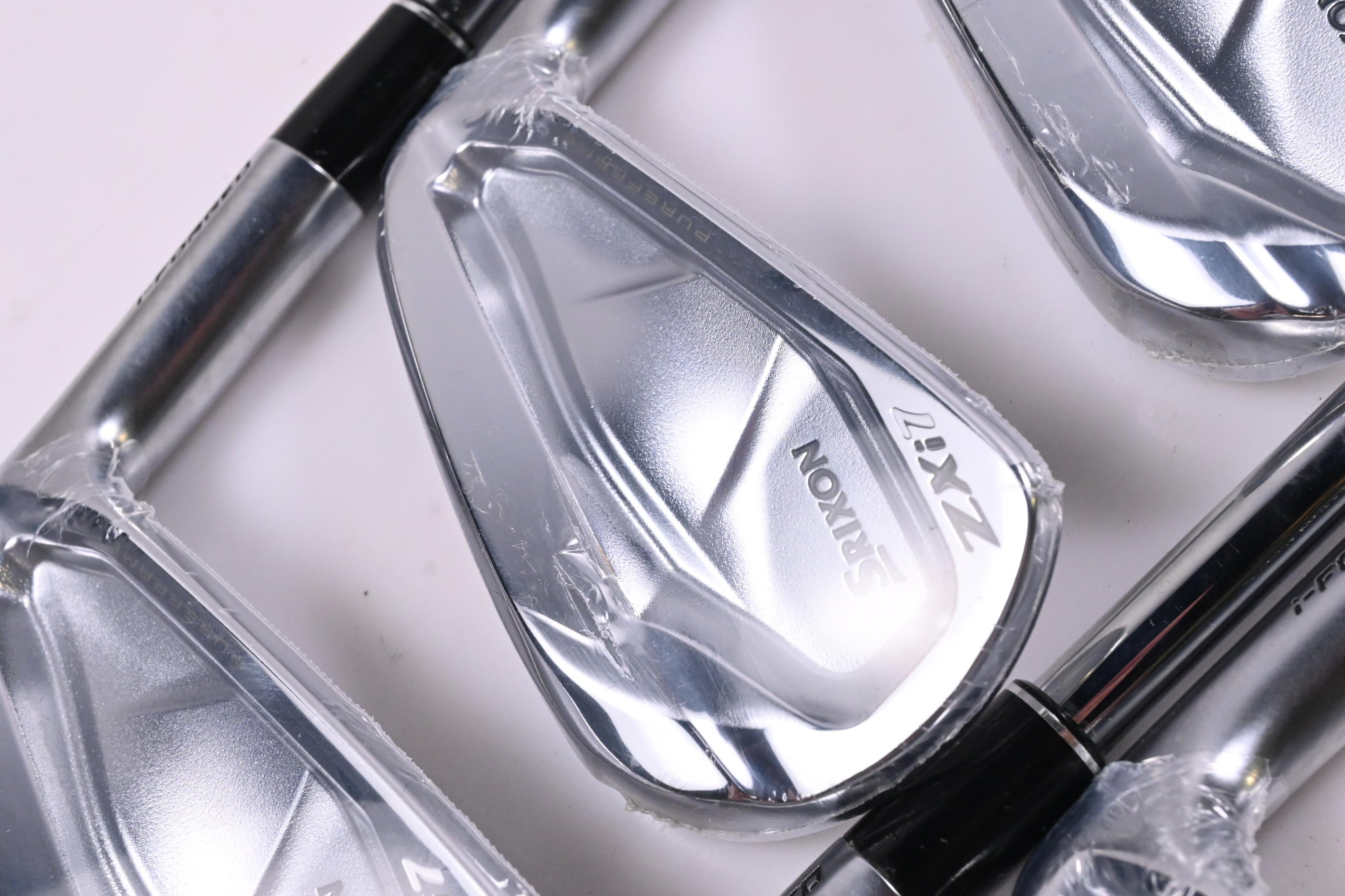 Srixon ZXI7 Irons / 5-PW / Stiff Flex Dynamic Gold Mid 115 S300 Shafts
