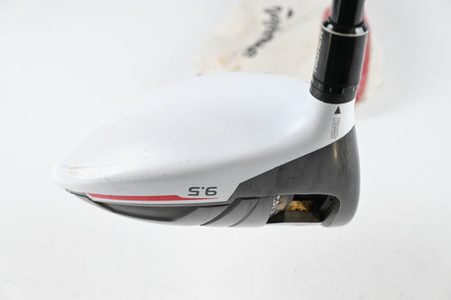 Left Hand Taylormade R15 Driver / 9.5 Degree / Regular Flex Fujikura Pro 50