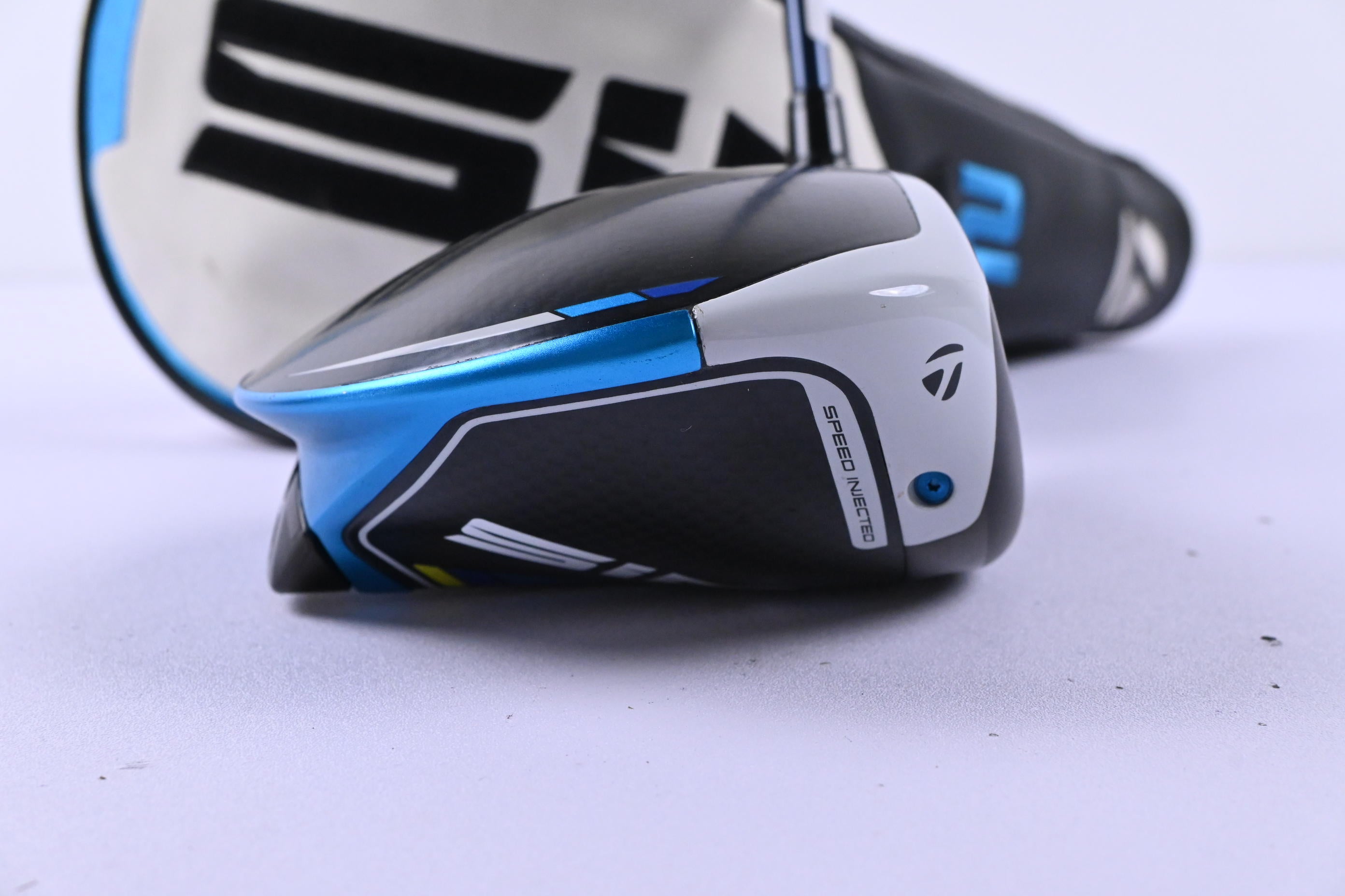 Taylormade SIM2 Max Driver / 10.5 Degree / Regular Flex Fujikura Ventus Blue 5