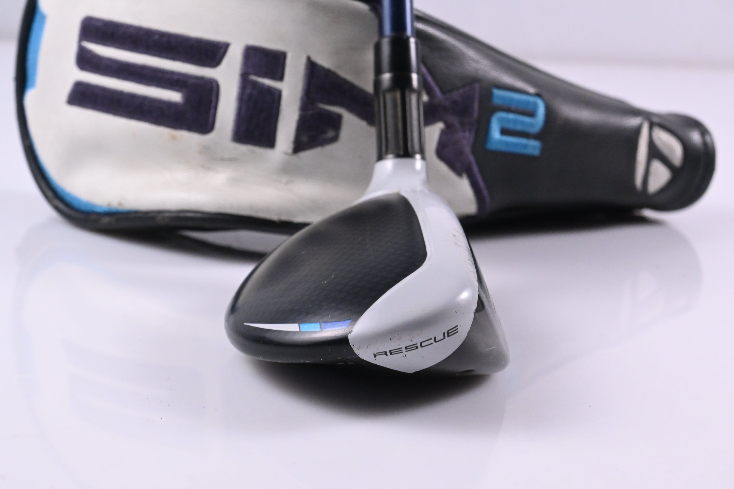 Taylormade SIM2 Max #4 Hybrid / 22 Degree / Stiff Flex Ventus Blue 7 Shaft