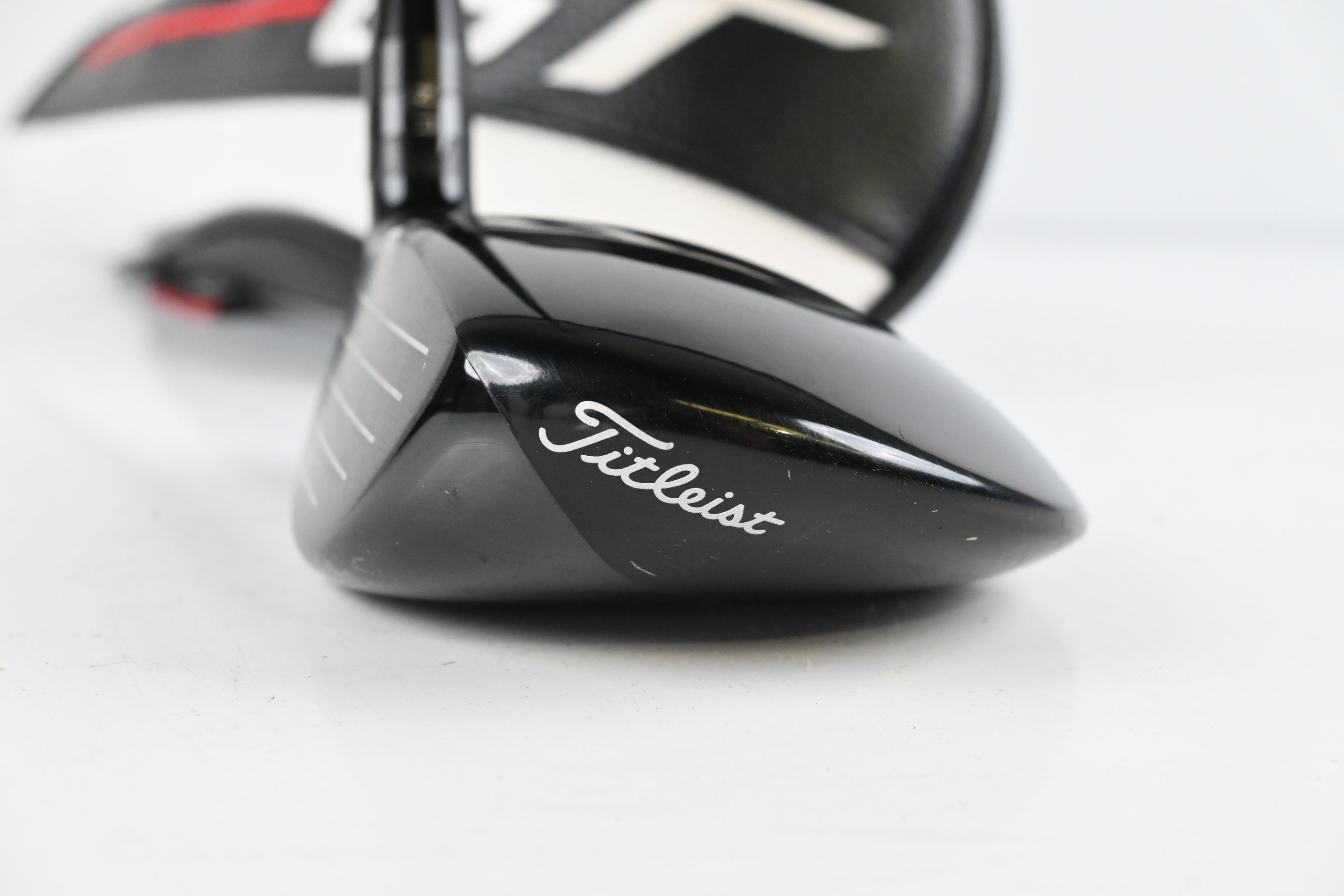 Left Hand Titleist GT2 #5 Wood / 18 Degree / Stiff Flex HZRDUS Black 70 Shaft