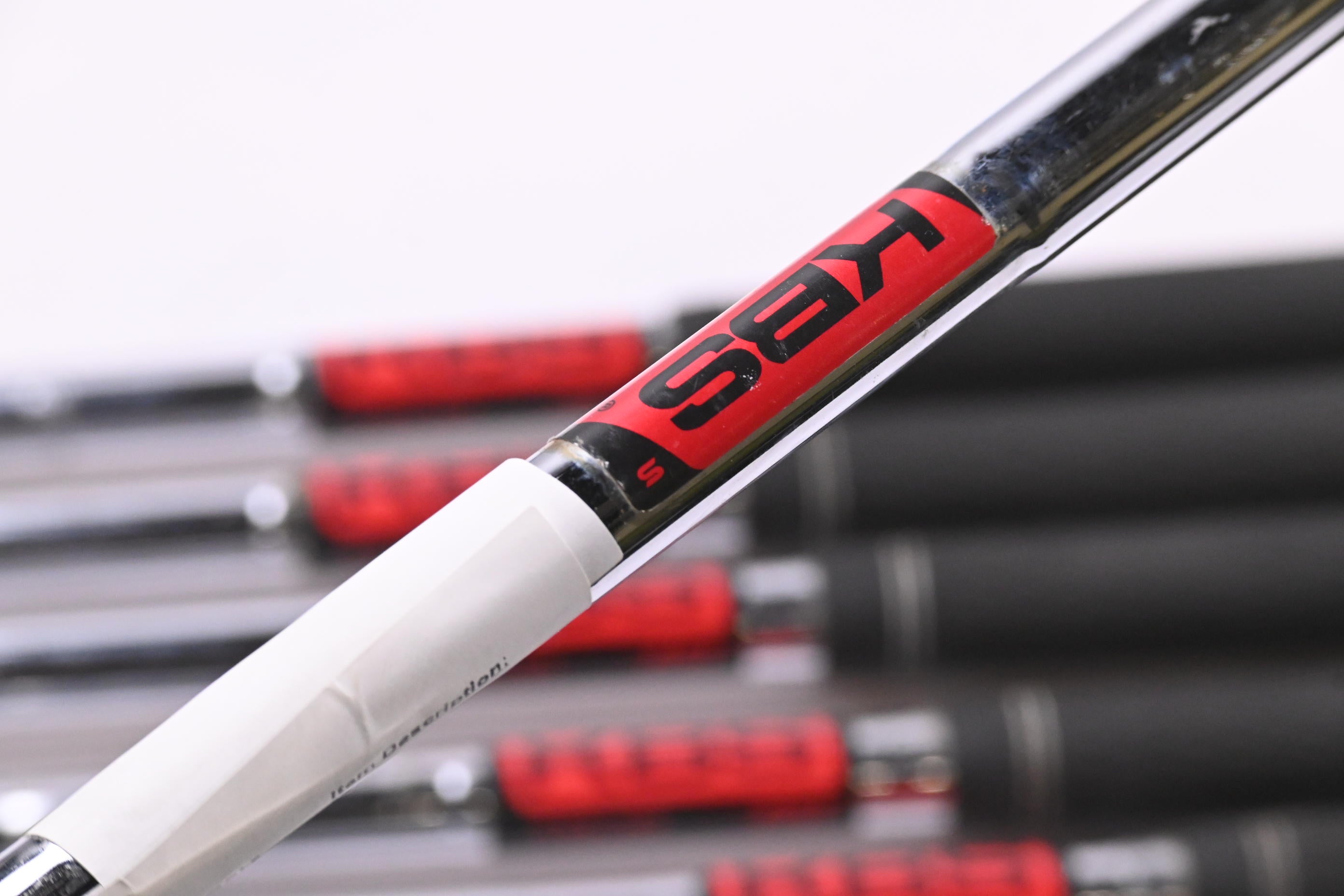 Wilson FG Tour V2 Irons / 4-PW / Stiff Flex KBS Tour 90 Shafts