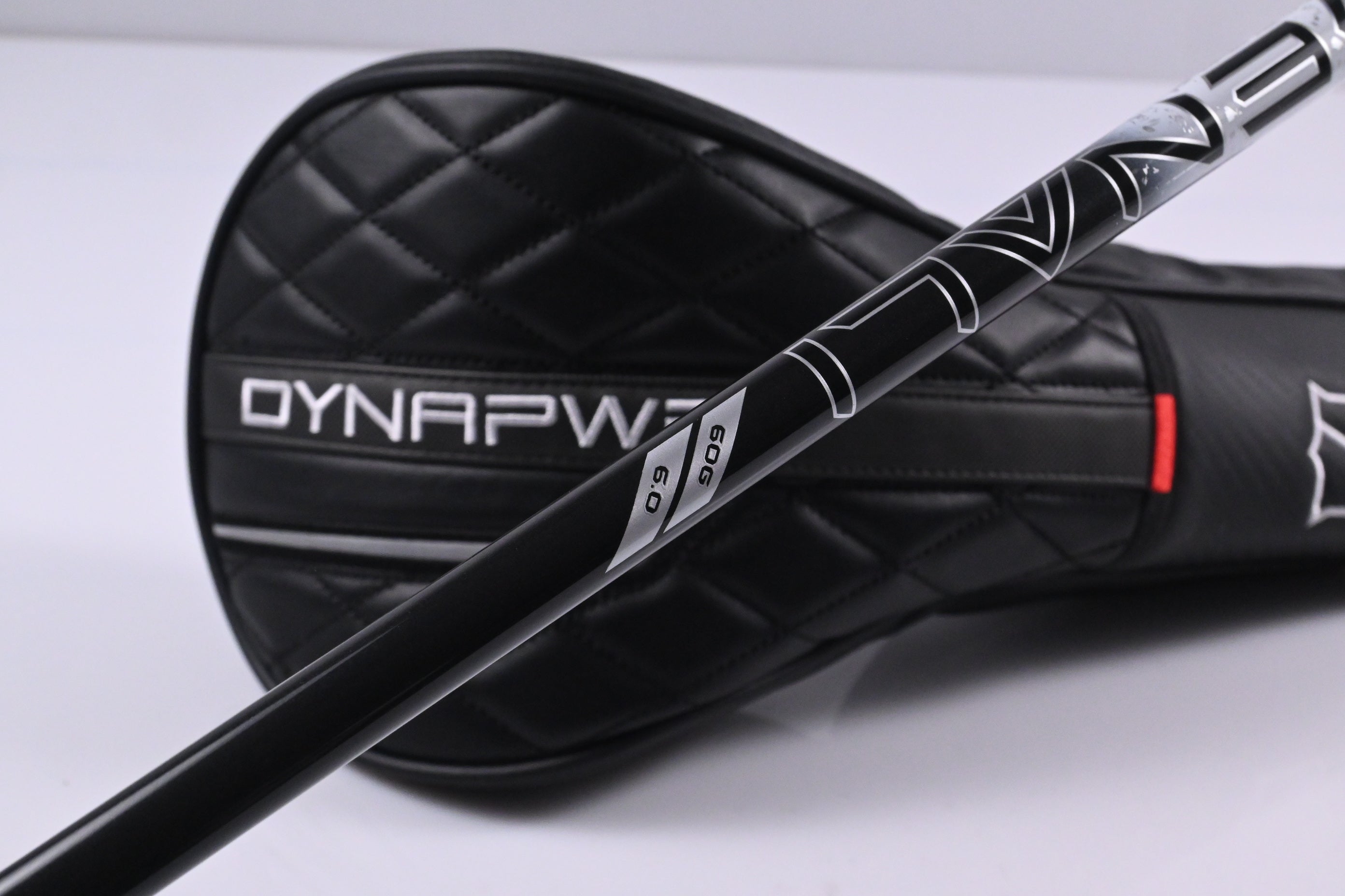 Wilson DYNAPWR 2025 Carbon Driver / 10.5 Degree / Stiff Flex Denali Black 60 Shaft