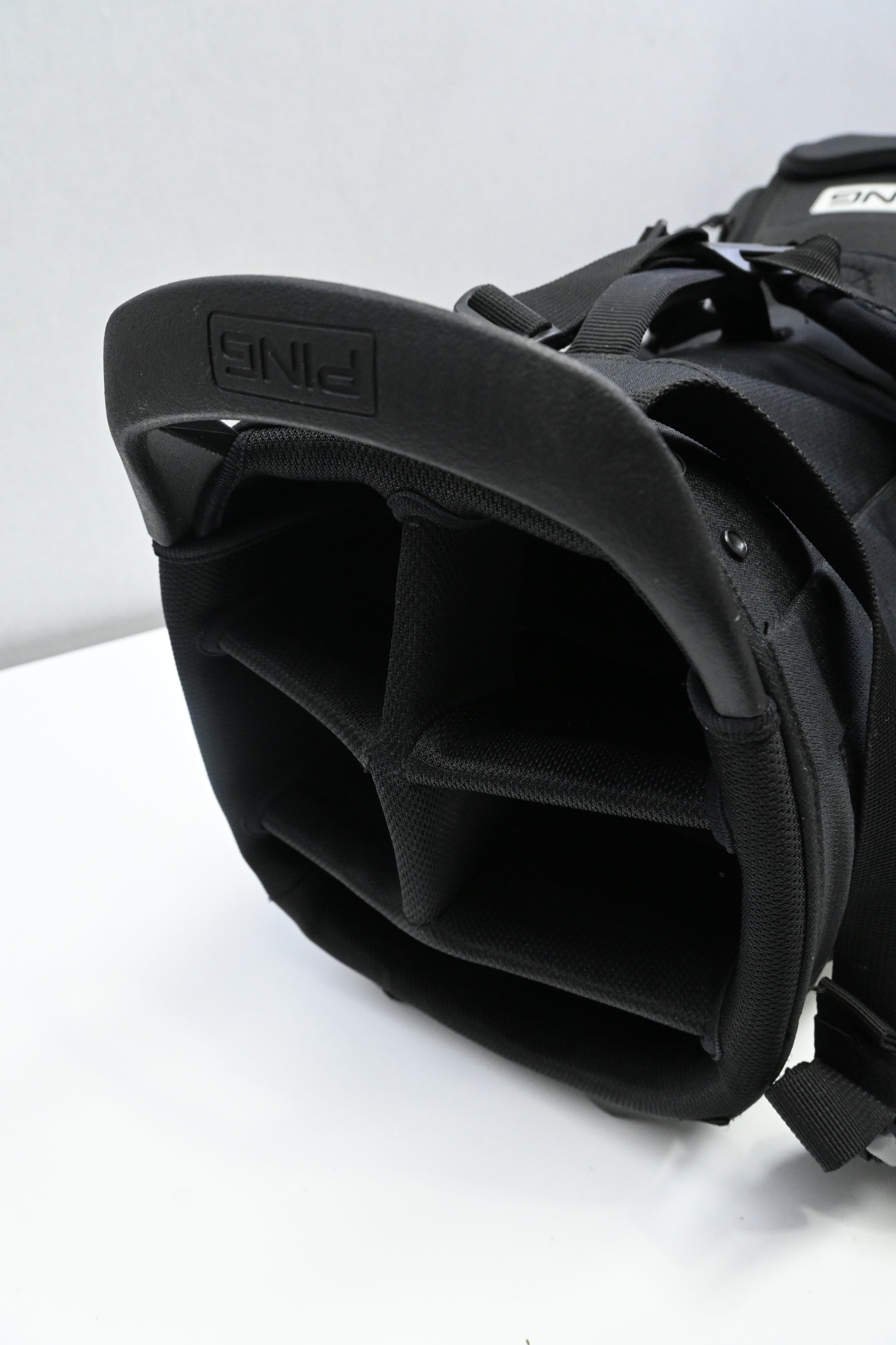 Ping Hoofer Stand Bag / 5-Way / Black, White