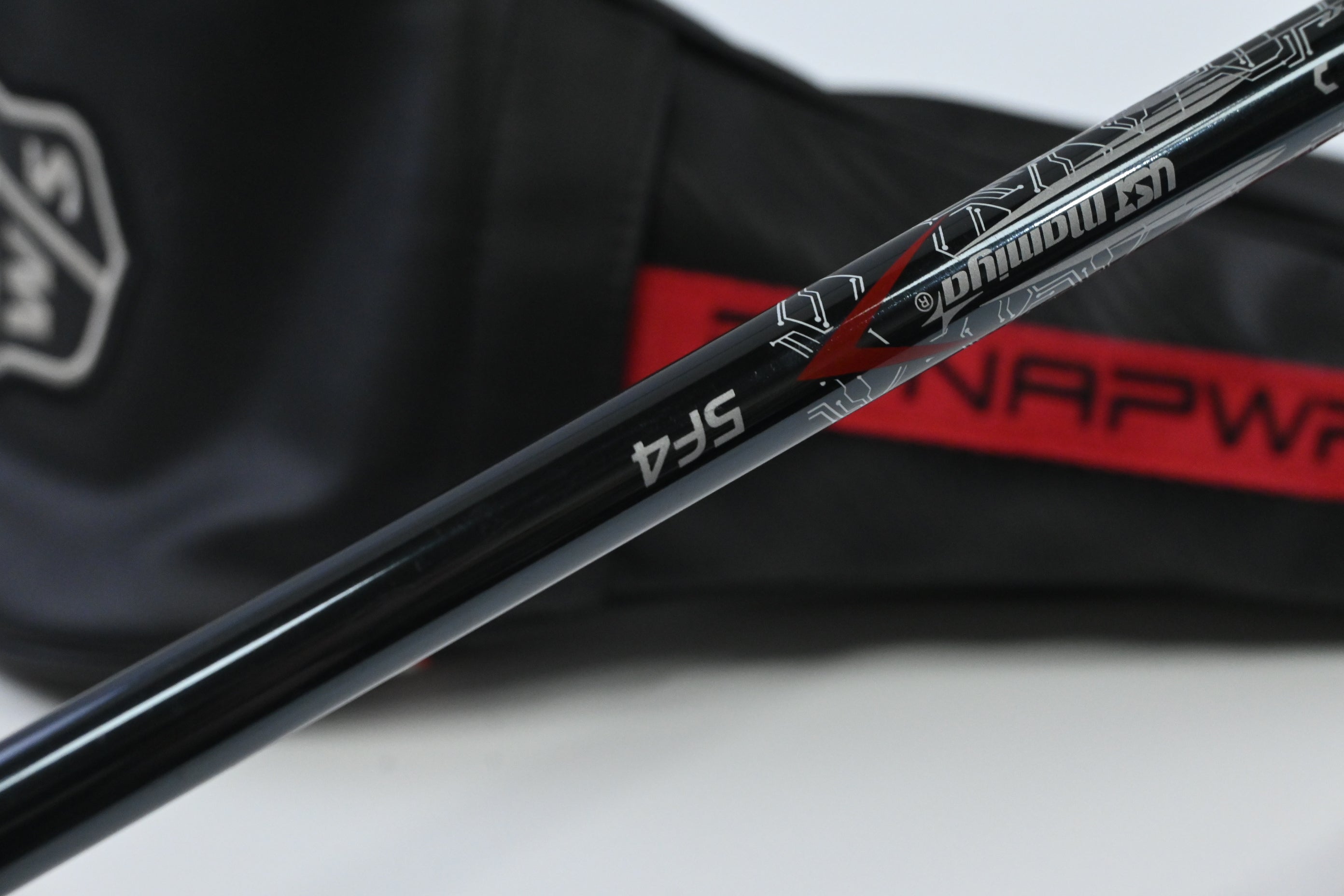 Left Hand Wilson DYNAPWR 2025 Max Driver / 10.5 Degree / Stiff Flex UST Shaft